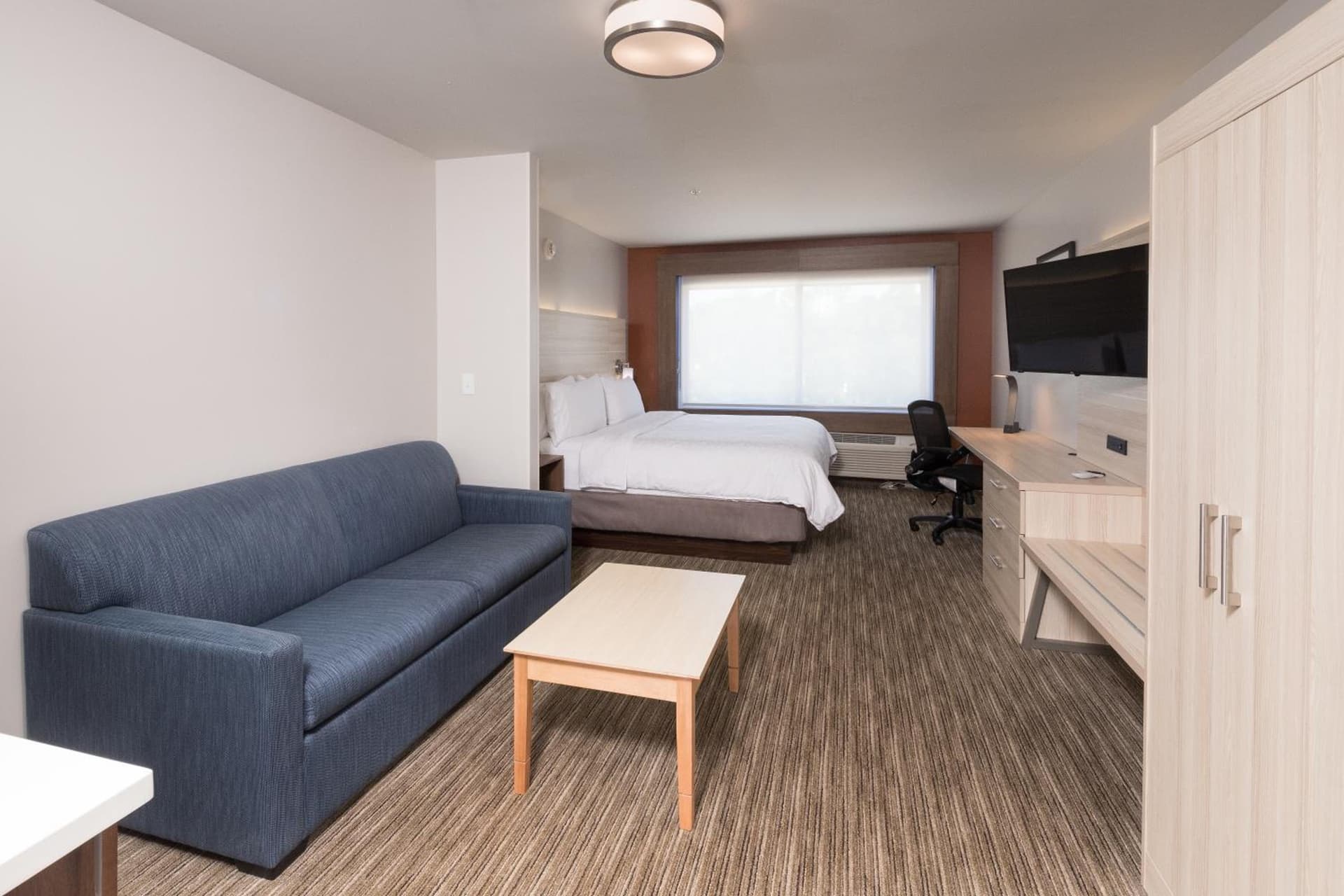 Holiday Inn Express & Suites - Michigan City by IHG gallery photo in Michigan City, IN — image 25