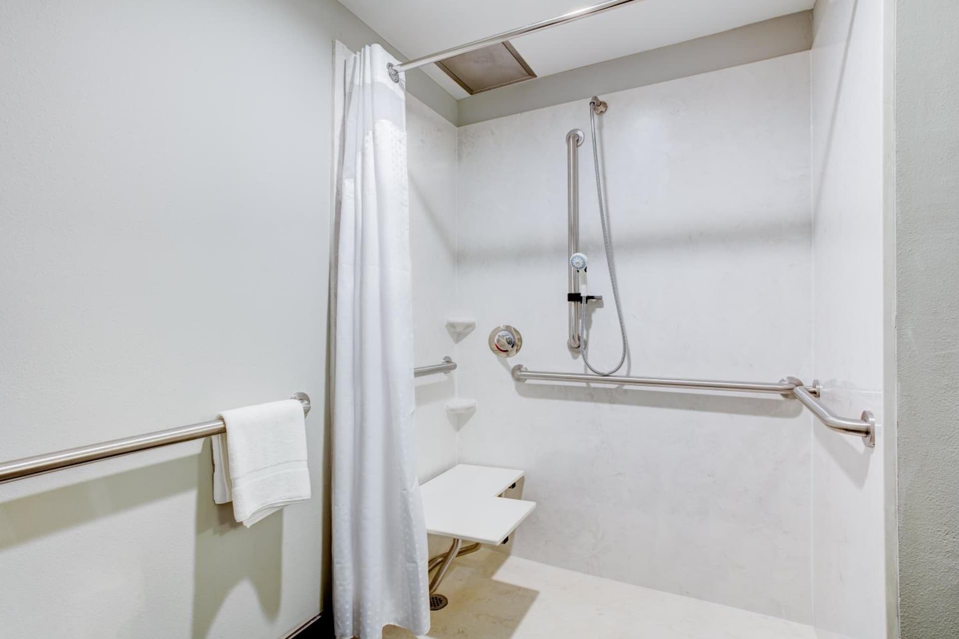 Holiday Inn & Suites Lafayette North by IHG property views in Lafayette, LA — gallery photo 3