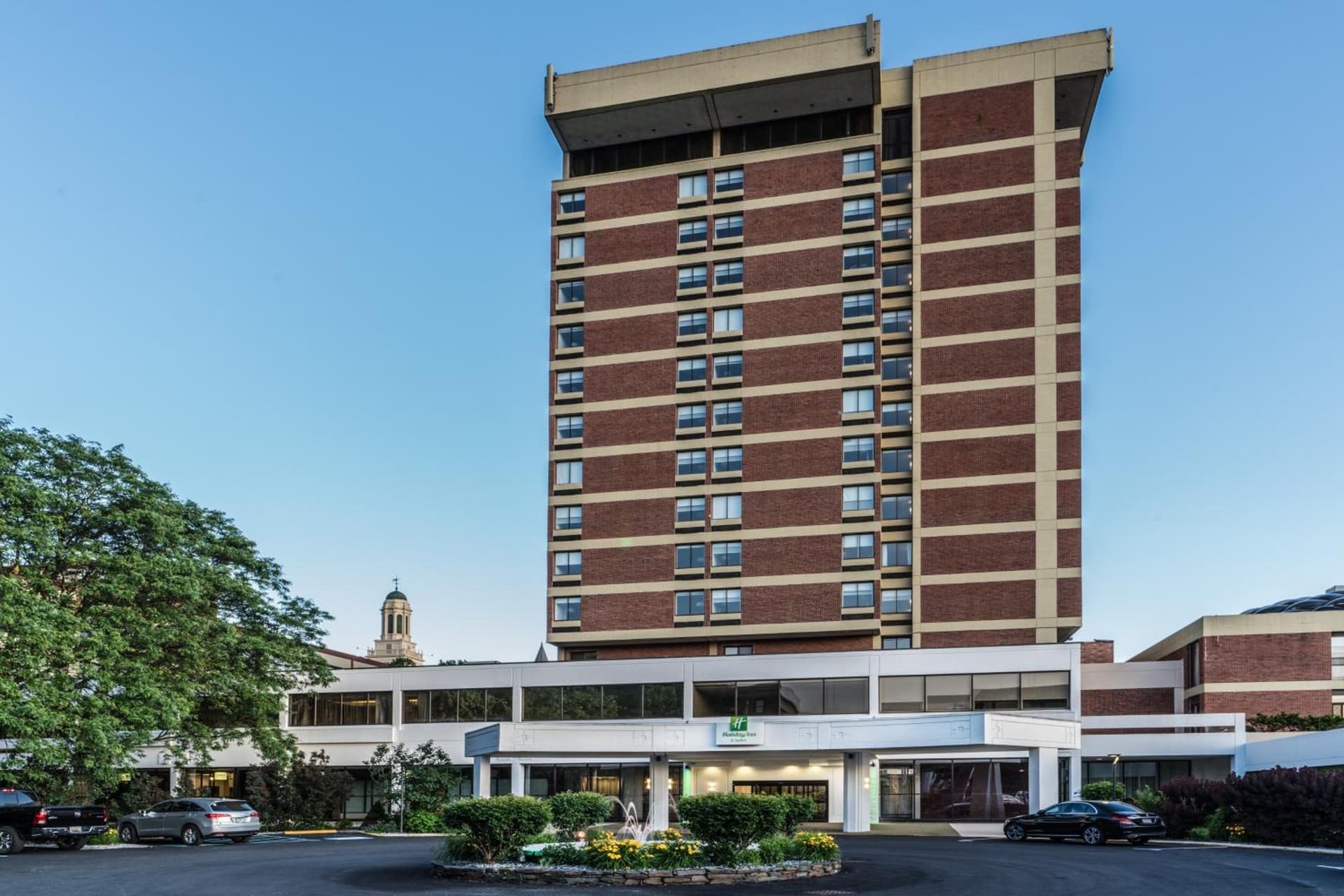 Holiday Inn & Suites Pittsfield-Berkshires by IHG featured exterior or lobby in Pittsfield, MA — similar hotel