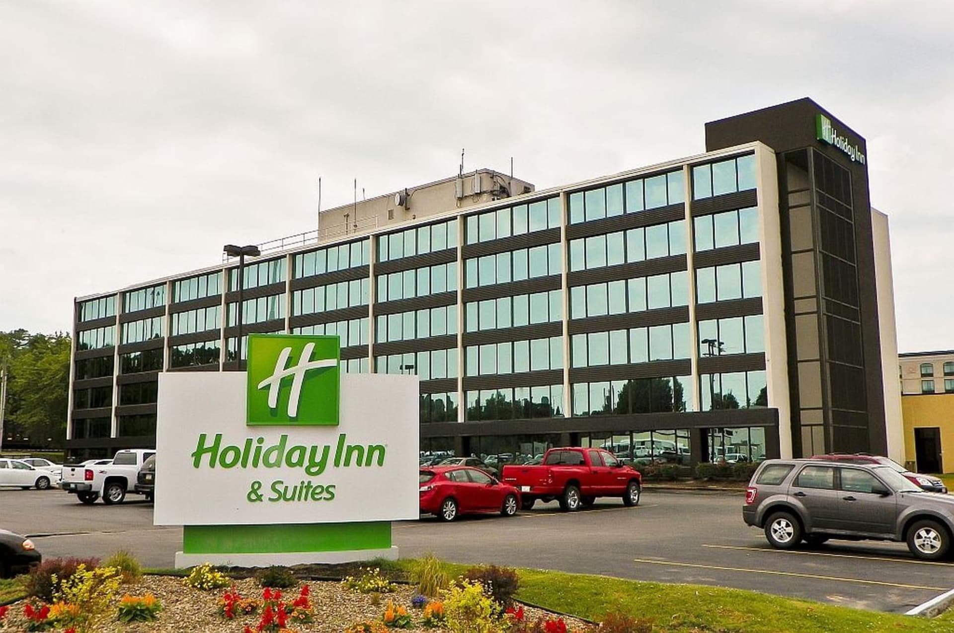 Holiday Inn and Suites Charleston West by IHG gallery photo in Charleston, WV — image 8