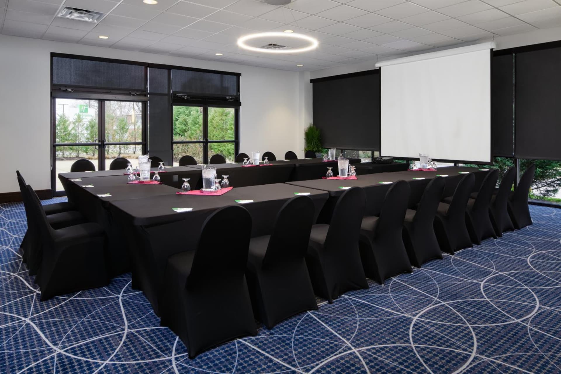 Holiday Inn and Suites Charleston West by IHG gallery photo in Charleston, WV — image 41