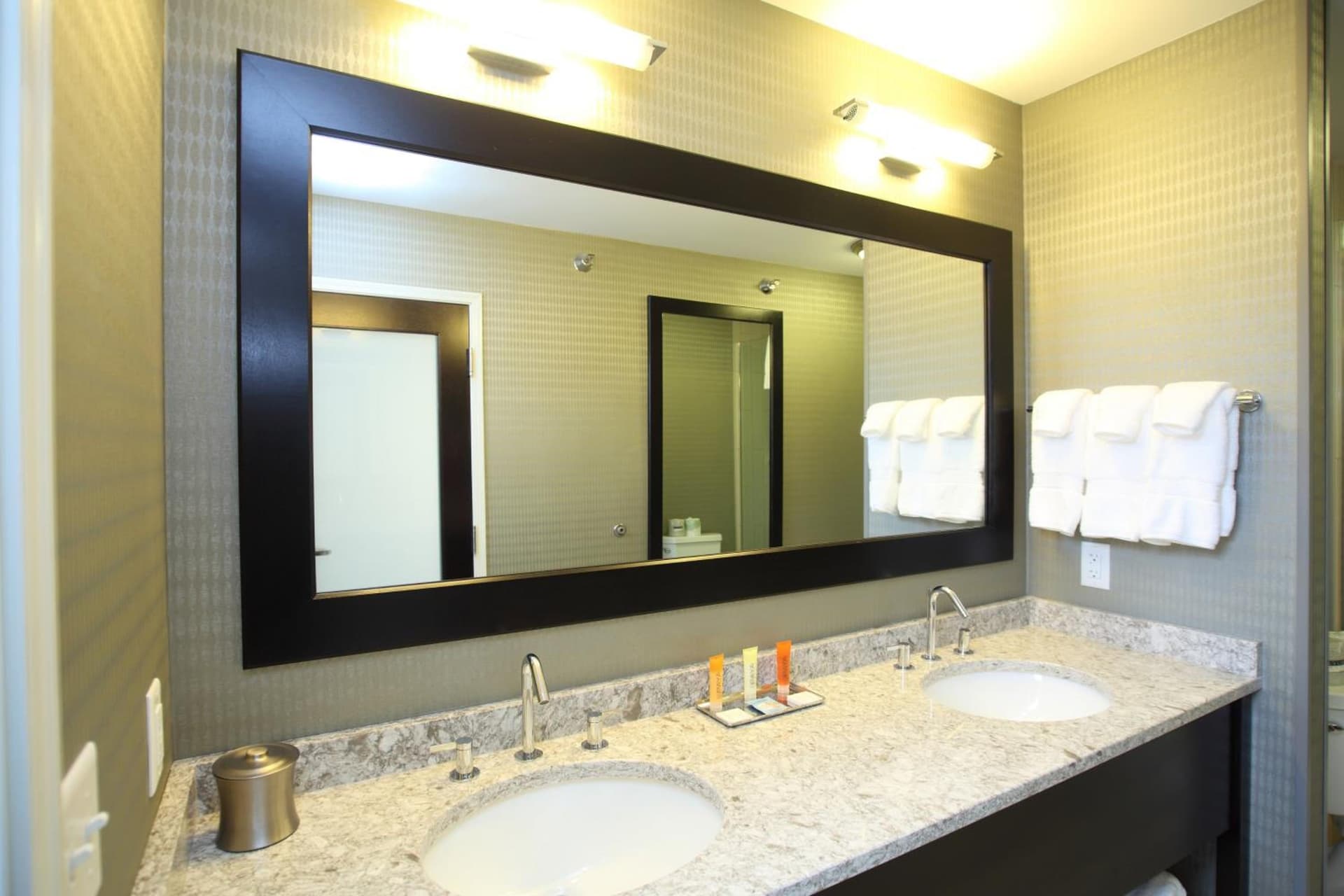 Holiday Inn & Suites Duluth-Downtown by IHG gallery photo in Duluth, MN — image 12