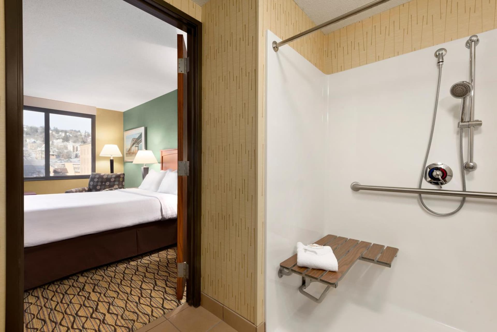 Holiday Inn & Suites Duluth-Downtown by IHG gallery photo in Duluth, MN — image 72