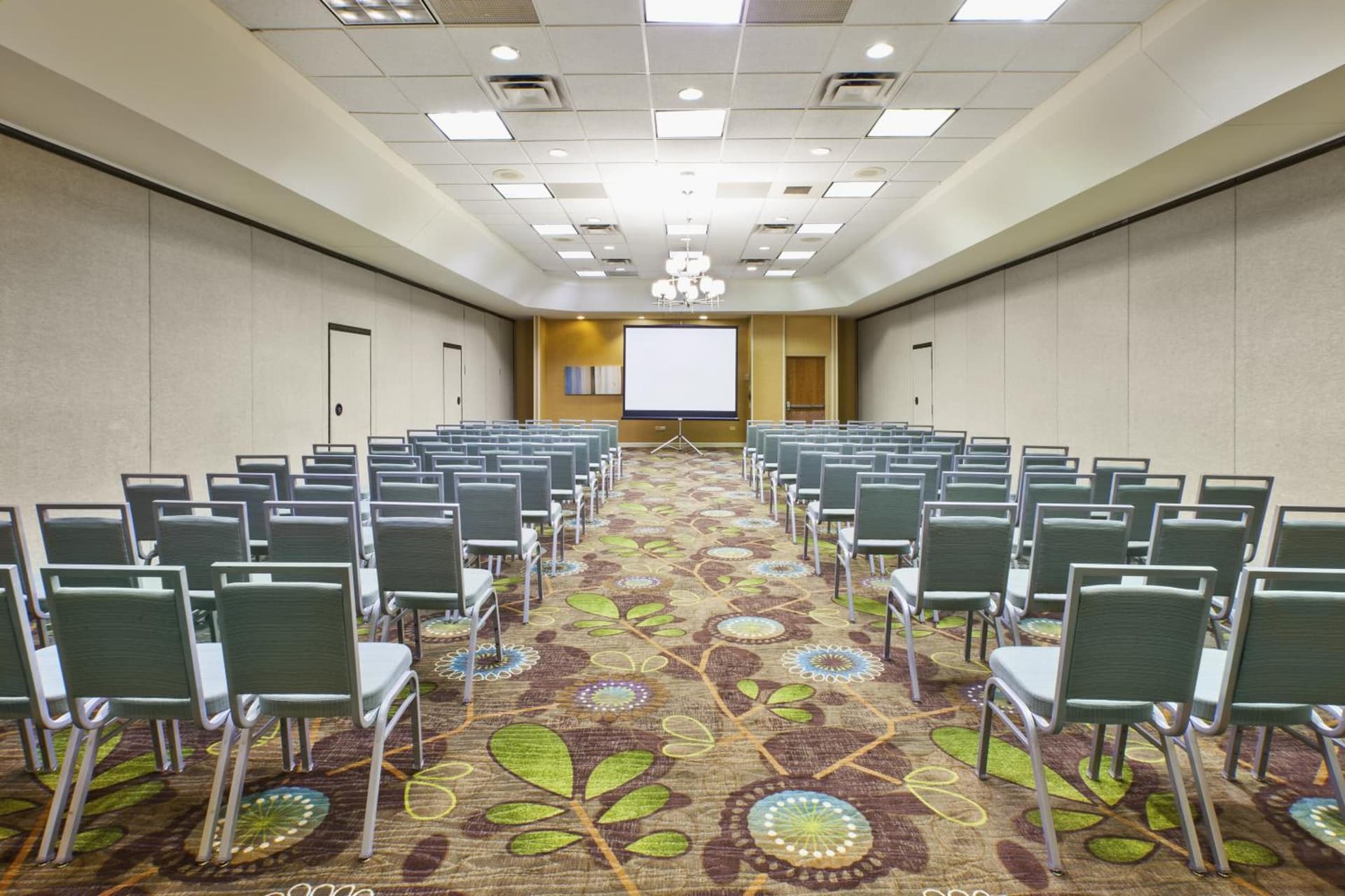 Holiday Inn & Suites Bolingbrook by IHG gallery photo in Bolingbrook, IL — image 11