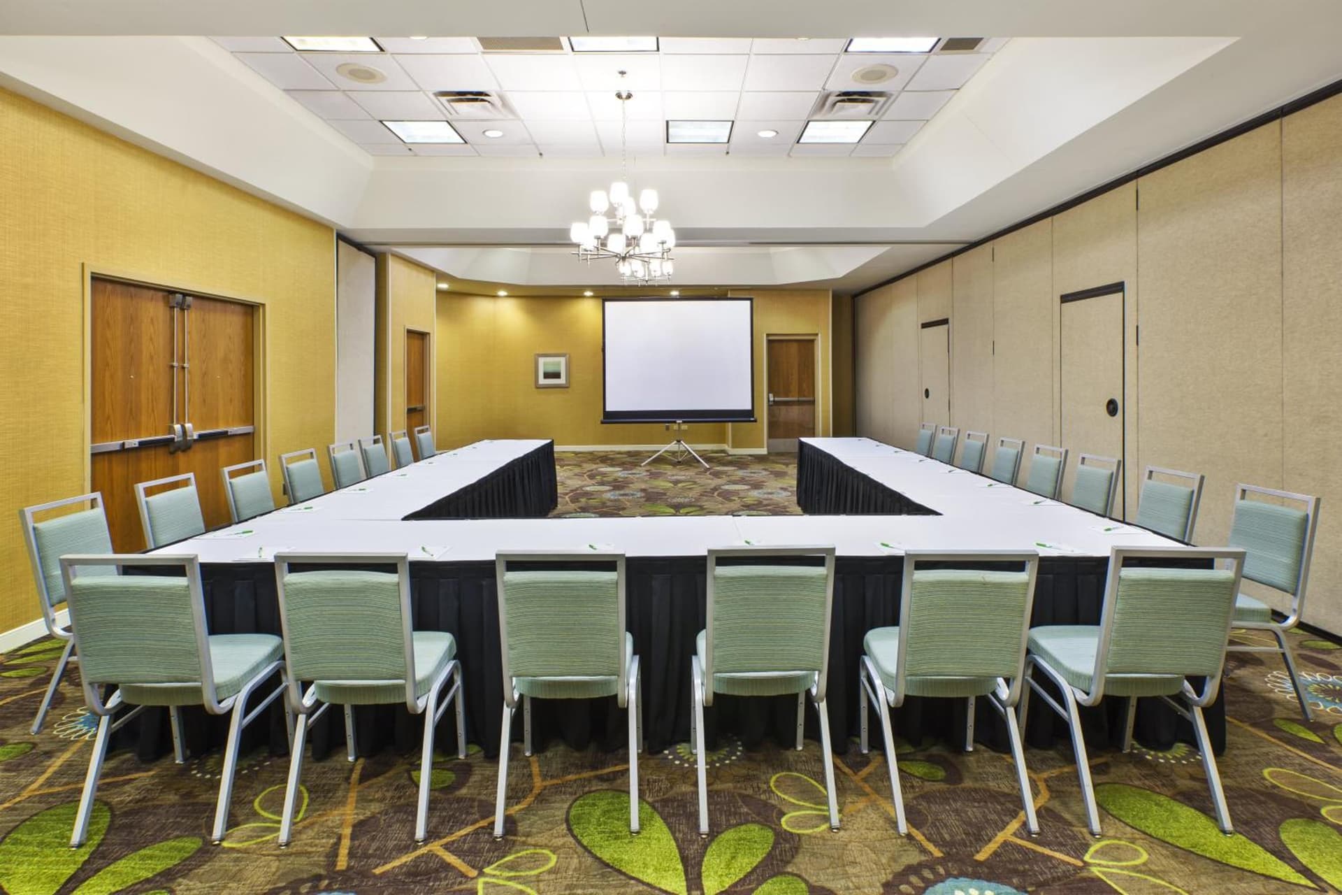 Holiday Inn & Suites Bolingbrook by IHG gallery photo in Bolingbrook, IL — image 43