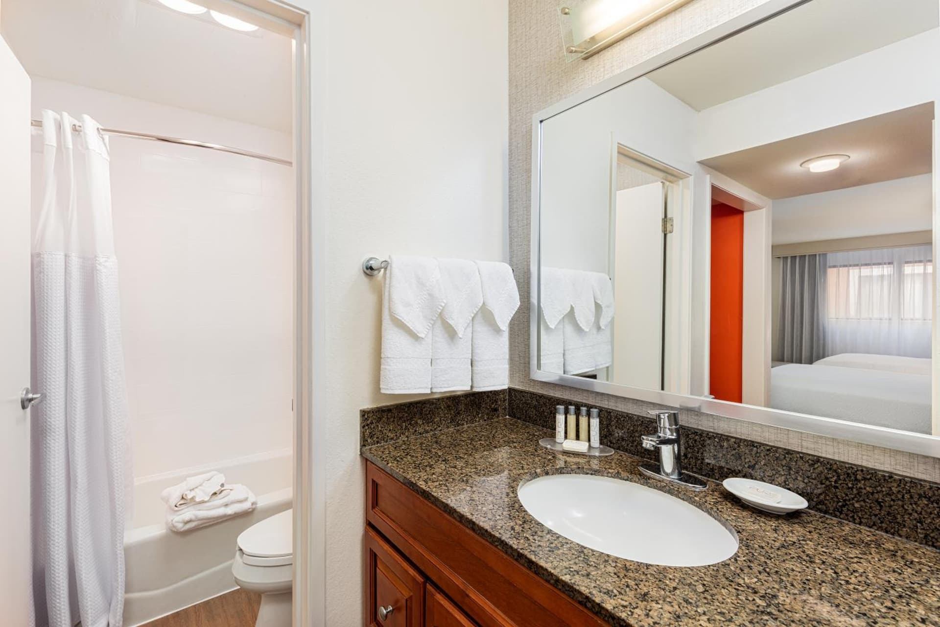 Clementine Hotel & Suites Anaheim gallery photo in Anaheim, CA — image 20
