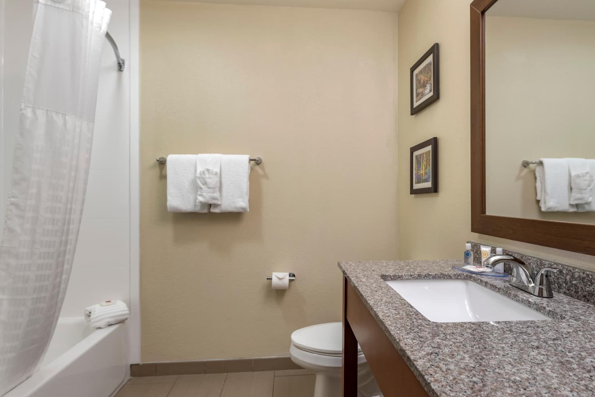Comfort Inn & Suites Pueblo gallery photo in Pueblo, CO — image 38
