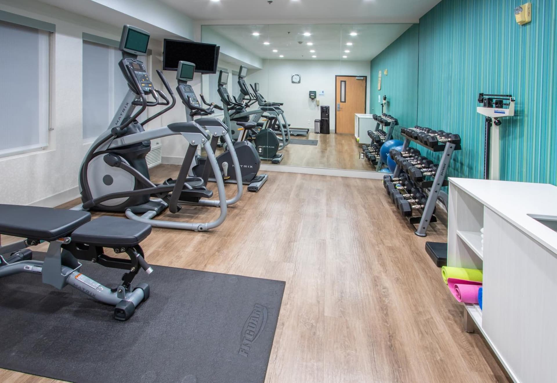 Holiday Inn Express Hotel & Suites Roseville - Galleria Area by IHG gallery photo in Roseville, CA — image 33