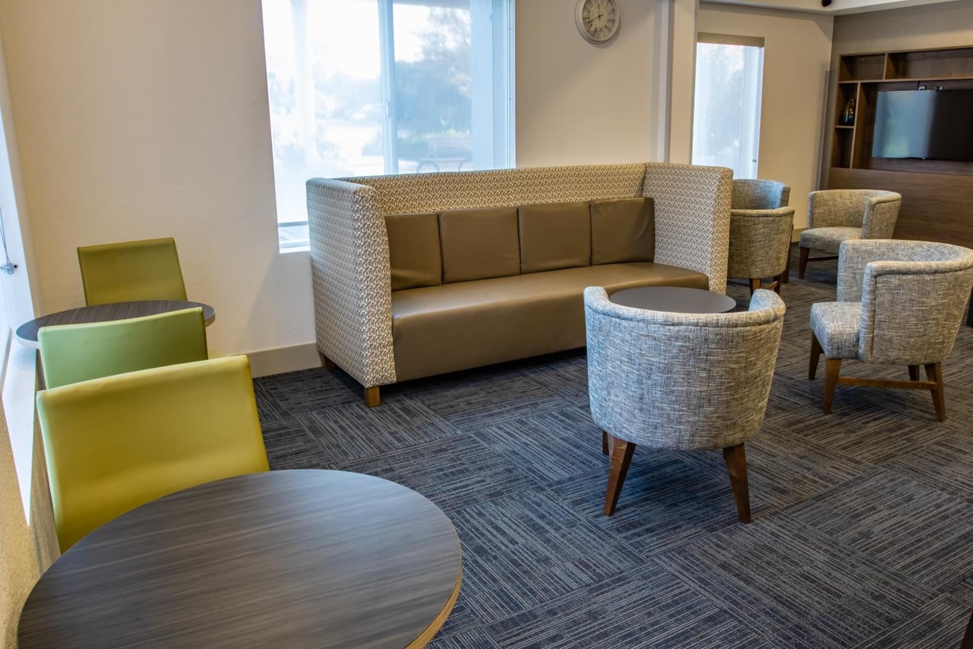 Holiday Inn Express Hotel & Suites Roseville - Galleria Area by IHG gallery photo in Roseville, CA — image 101
