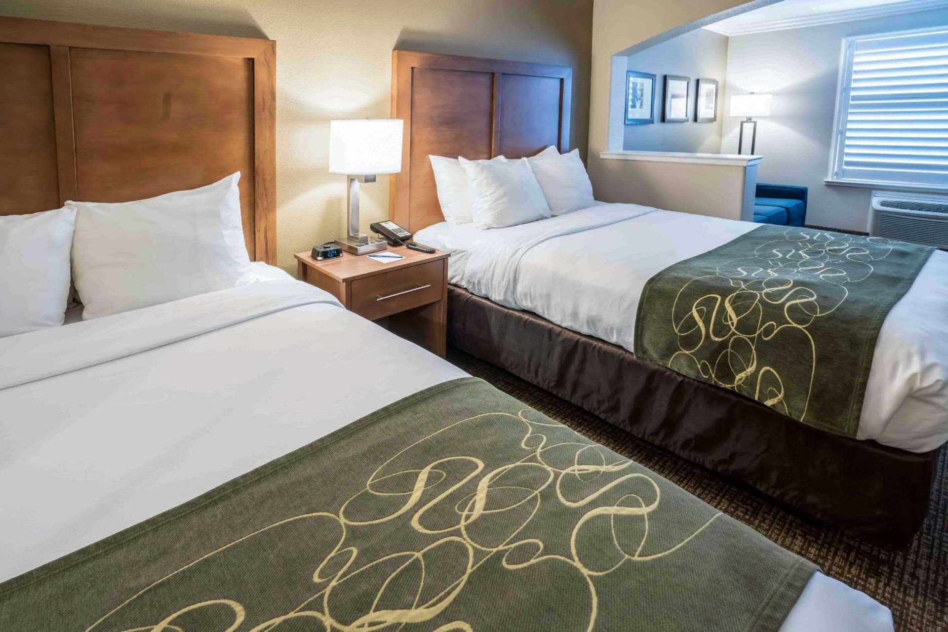 Comfort Suites Fresno River Park interior in Fresno, CA — gallery photo 2