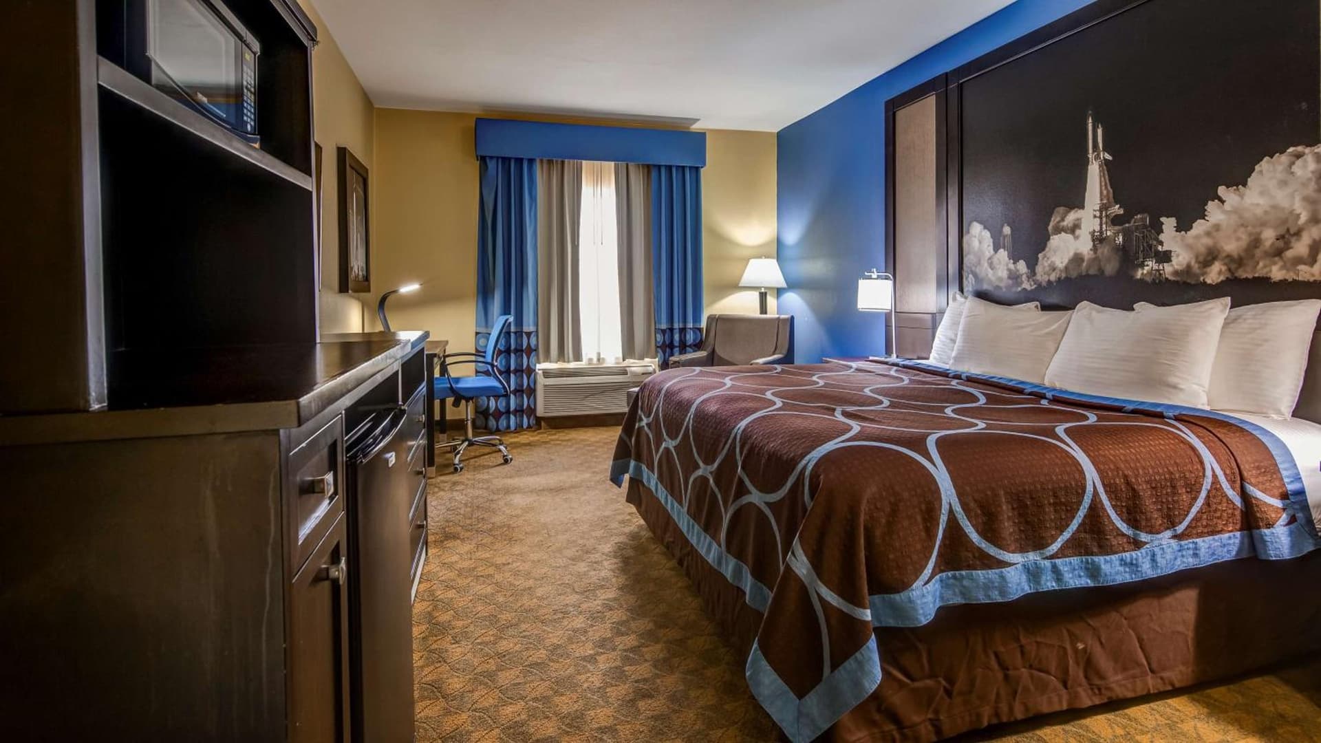 SureStay Plus Hotel by Best Western Alvin property views in Alvin, TX — gallery photo 3