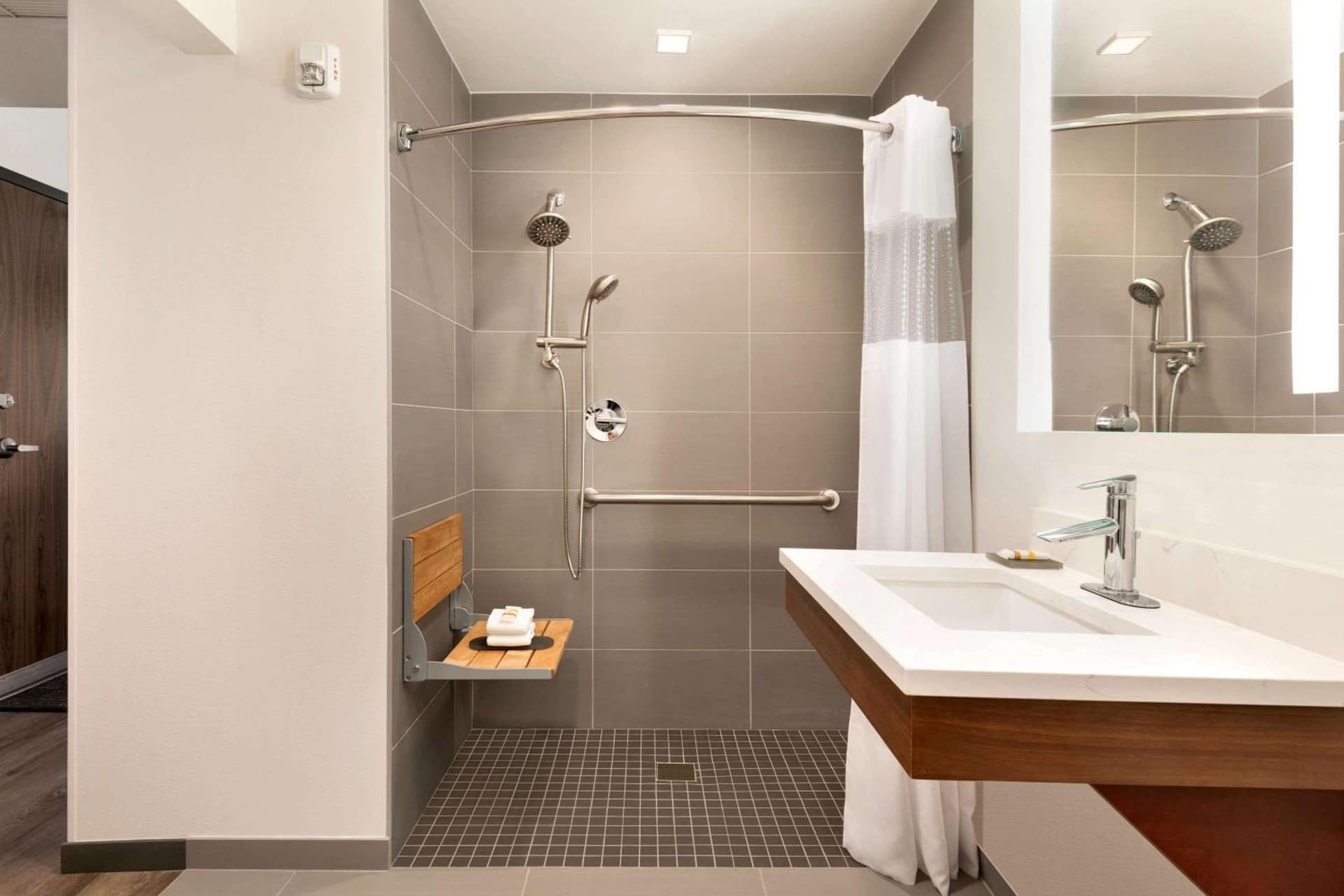 La Quinta by Wyndham San Luis Obispo gallery photo in San Luis Obispo, CA — image 19