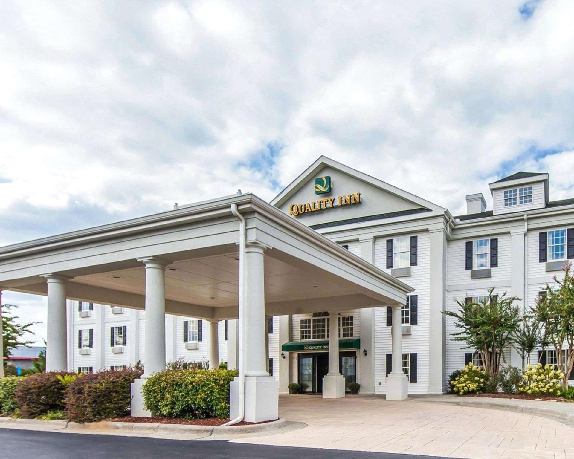 Quality Inn Rome South interior in Rome, GA — gallery photo 2