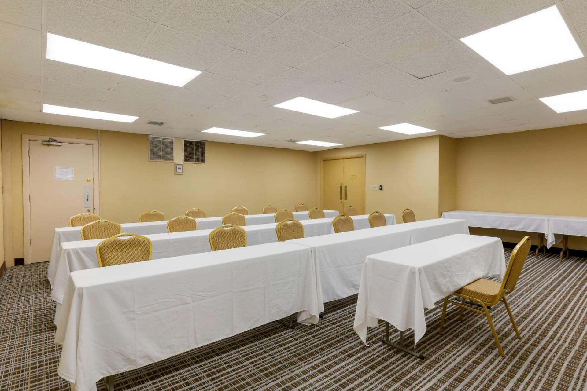 Quality Inn & Suites - Greensboro-High Point gallery photo in Greensboro, NC — image 10