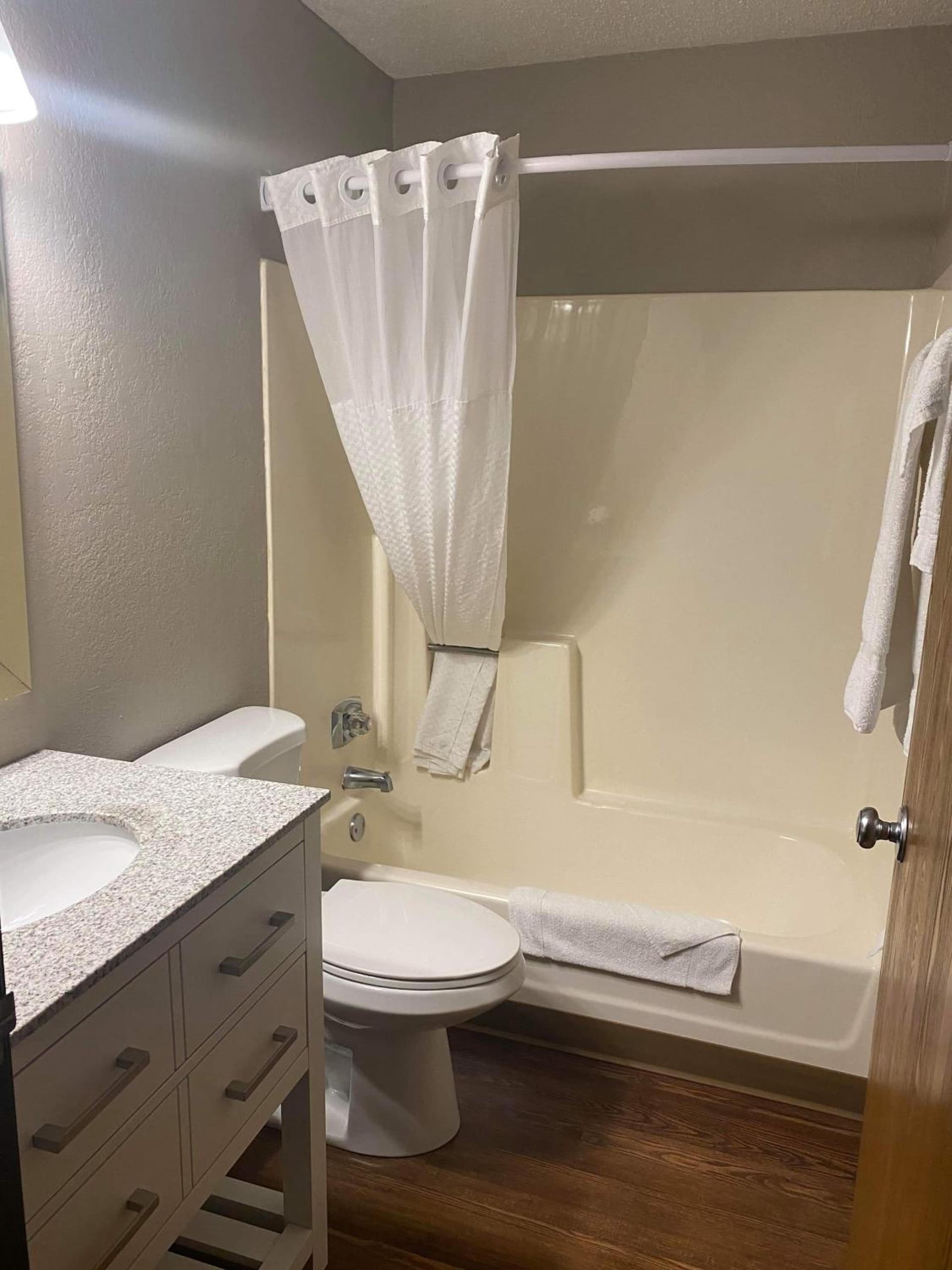 I M Hotel by Timberlake property views in Grand Rapids, MN — gallery photo 3