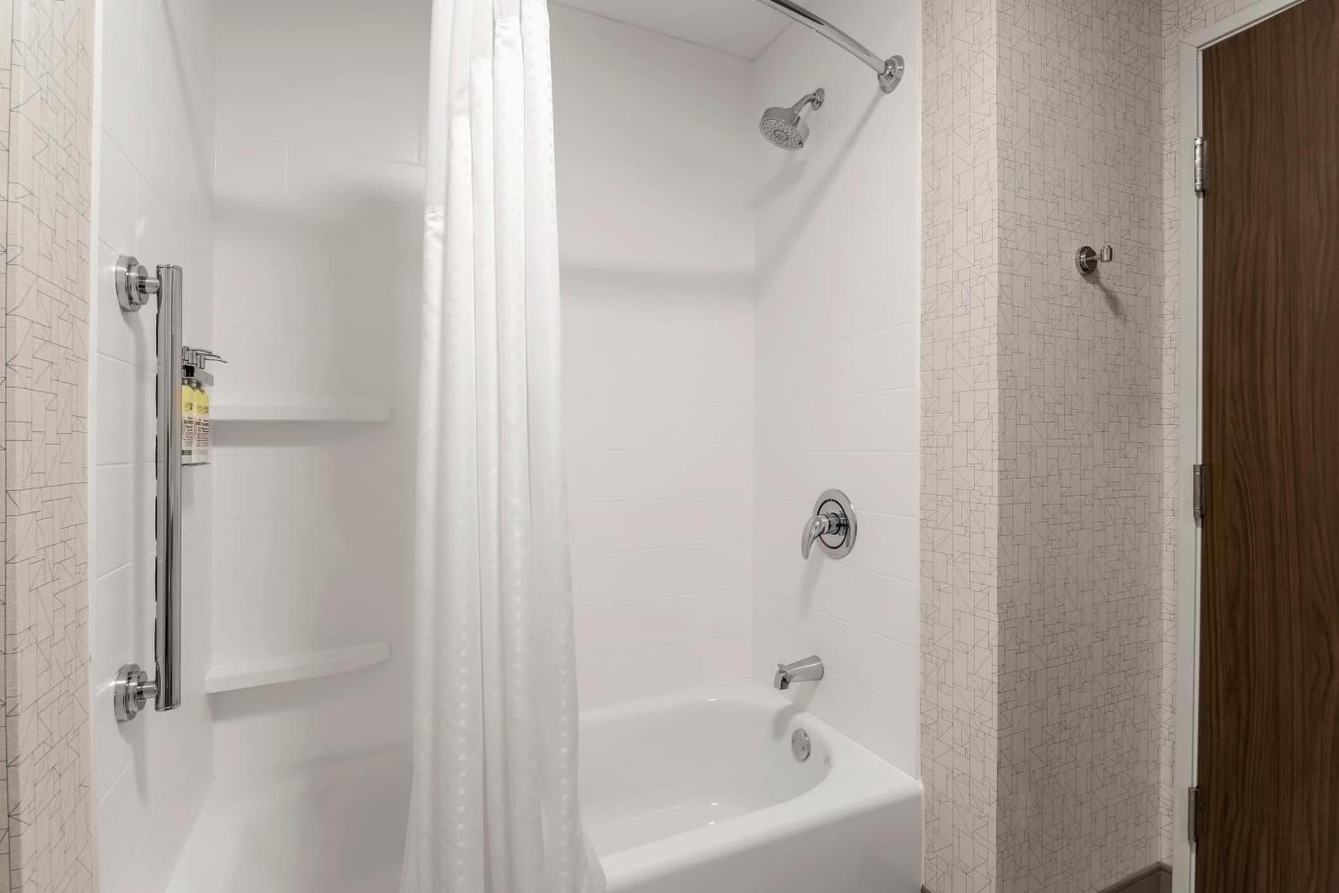 Holiday Inn Express & Suites Chicago O'Hare Airport by IHG gallery photo in Des Plaines, IL — image 19