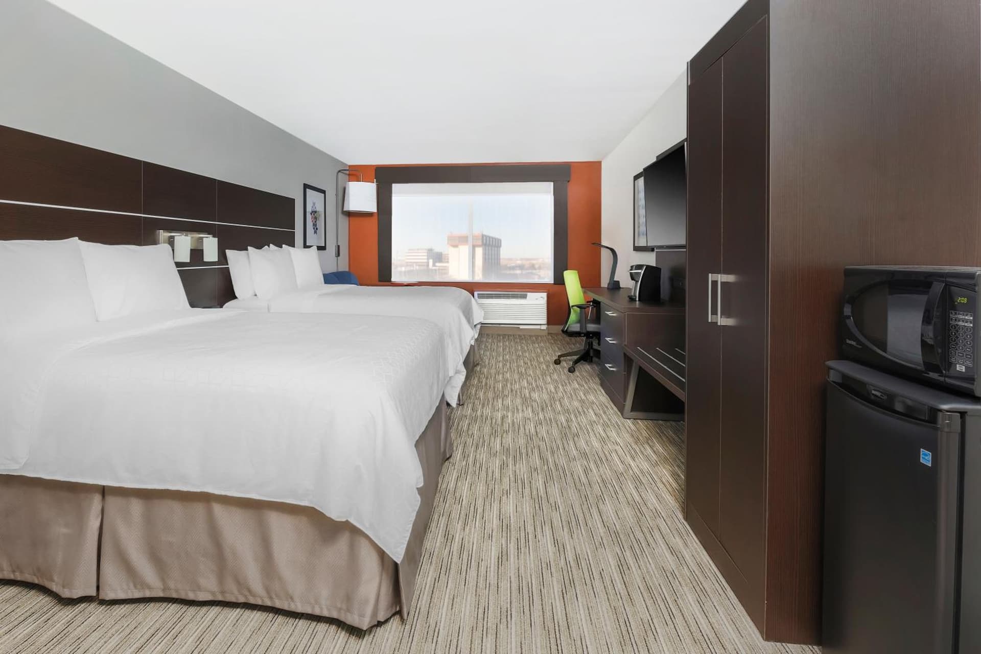 Holiday Inn Express & Suites Chicago O'Hare Airport by IHG gallery photo in Des Plaines, IL — image 46