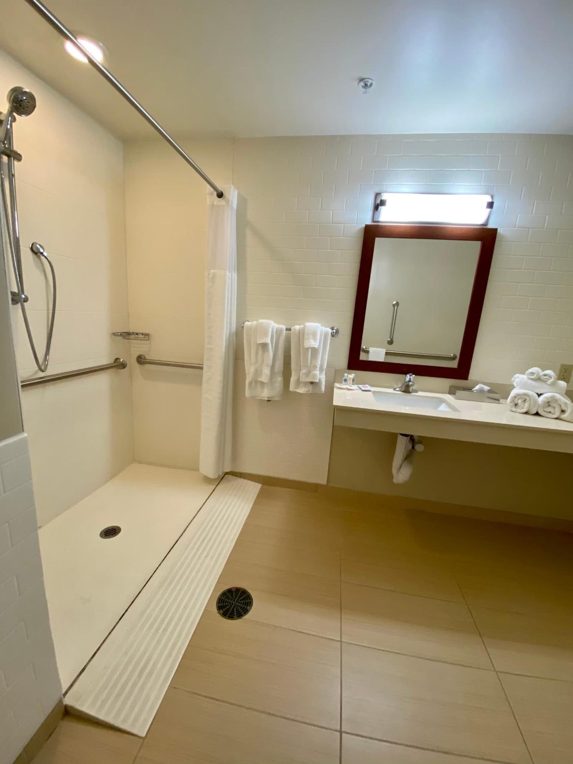 Comfort Suites Manheim - Lancaster gallery photo in Manheim, PA — image 11