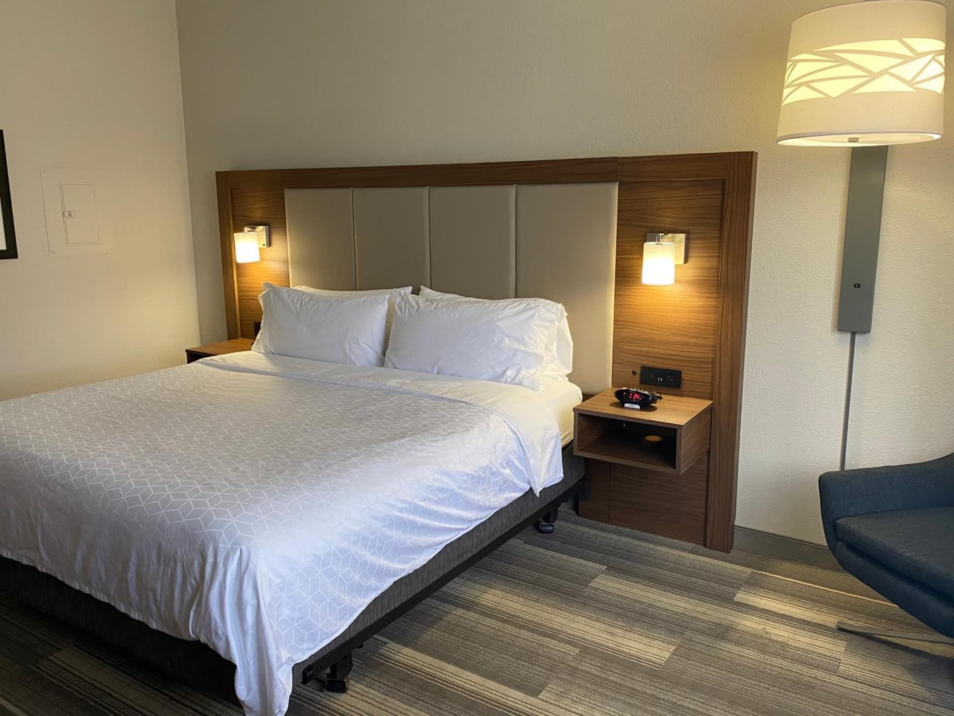 Holiday Inn Express & Suites Albuquerque Historic Old Town by IHG interior in Albuquerque, NM — gallery photo 2