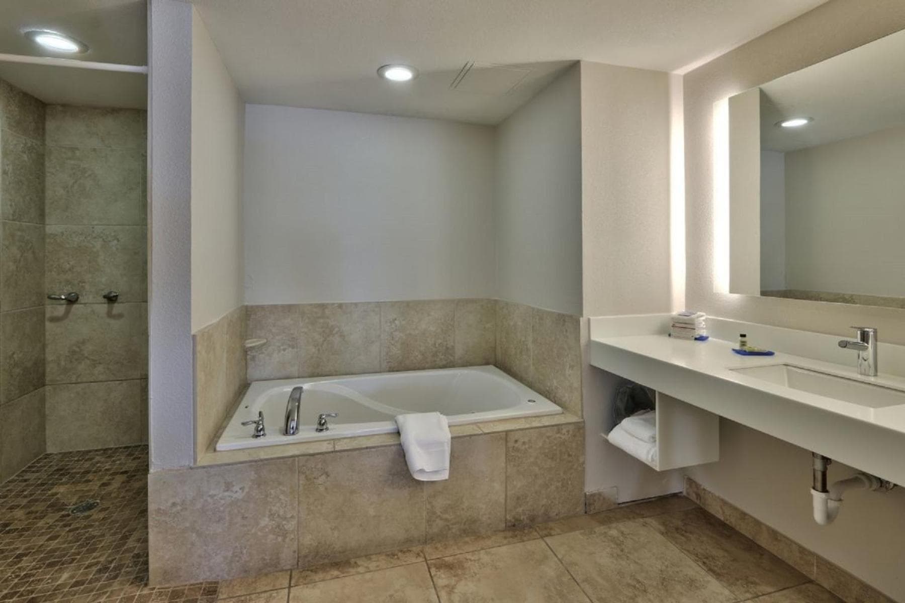 Holiday Inn Express & Suites Albuquerque Historic Old Town by IHG gallery photo in Albuquerque, NM — image 63