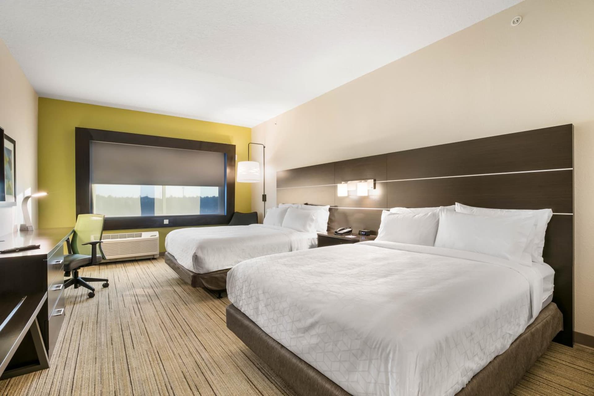 Holiday Inn Express & Suites Jacksonville - Town Center by IHG interior in Jacksonville, FL — gallery photo 2