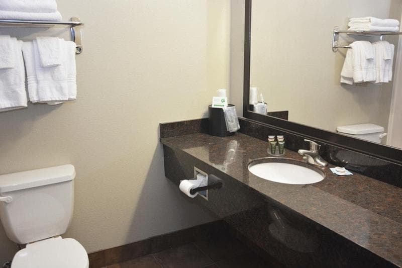 Roosevelt Inn & Suites property views in Watford City, ND — gallery photo 3