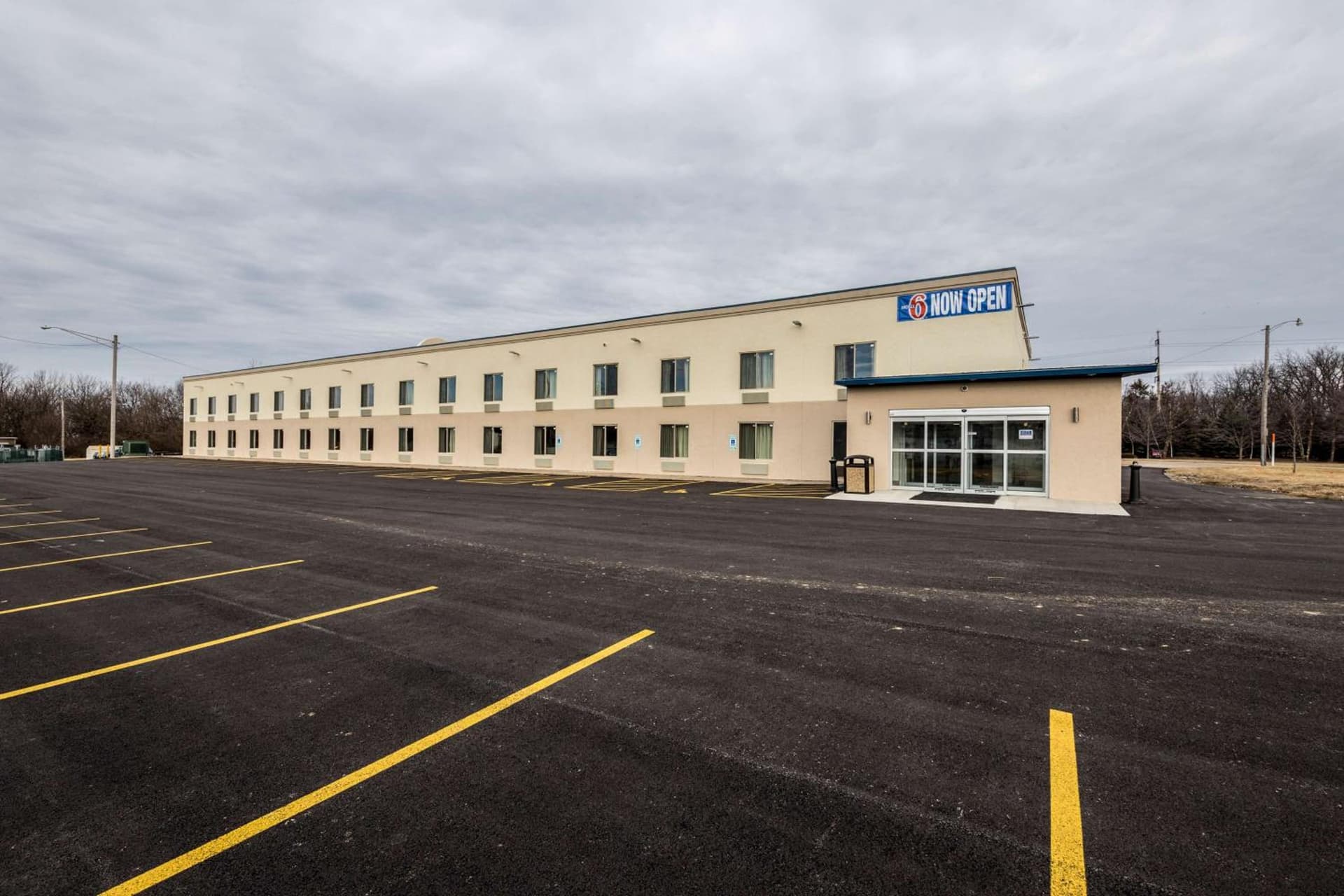 Motel 6 Peoria, IL property views in Peoria, IL — gallery photo 3