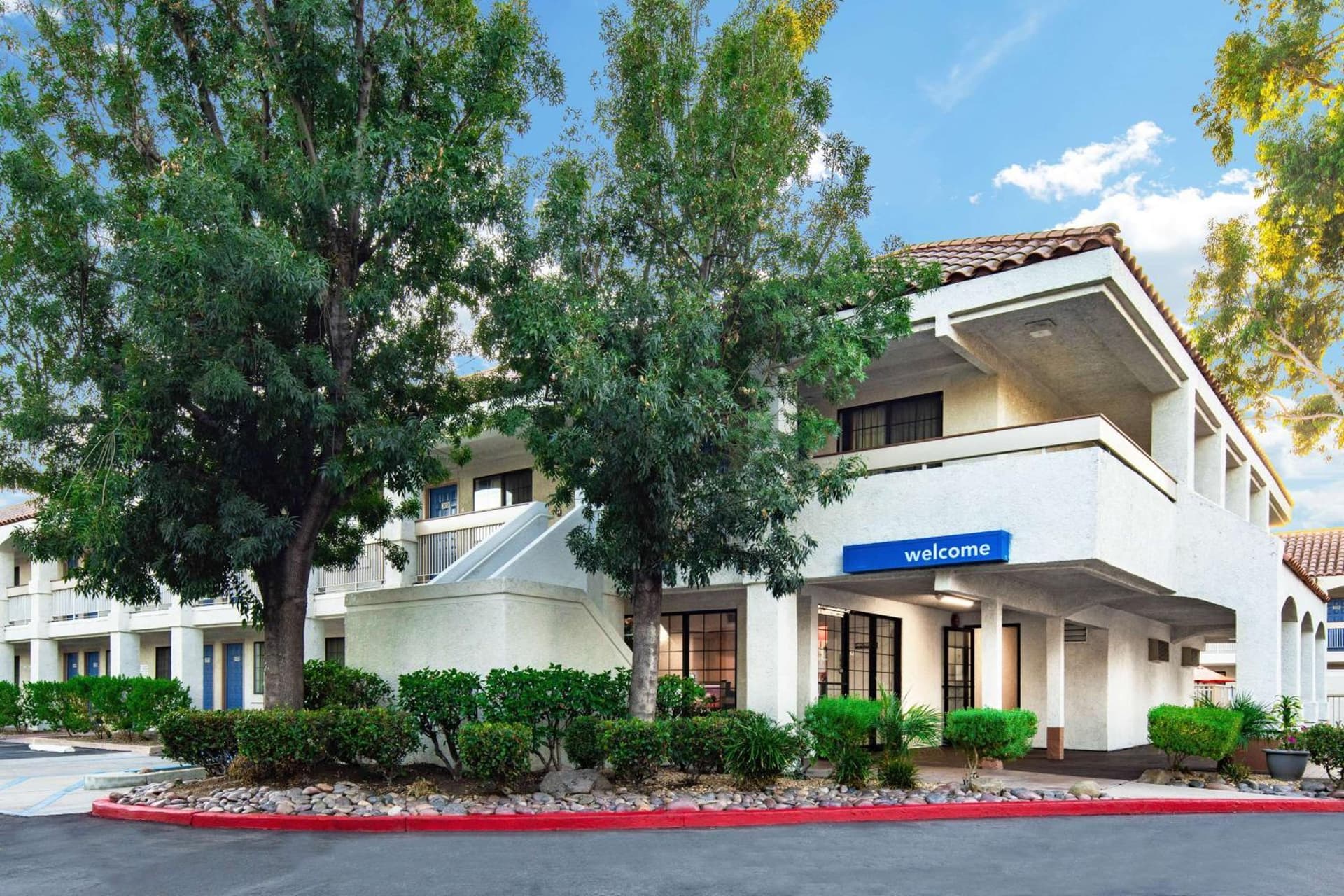 Motel 6-Thousand Oaks, CA property views in Thousand Oaks, CA — gallery photo 3