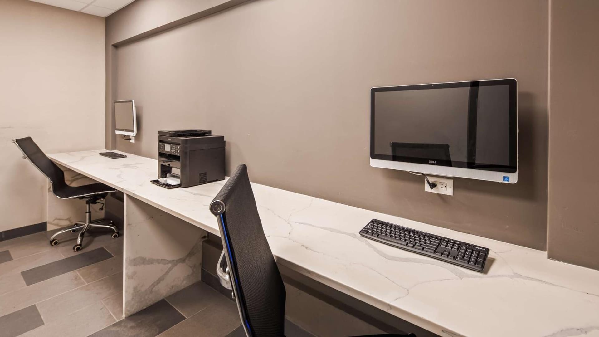 Best Western Inn & Suites - Midway Airport gallery photo in Burbank, IL — image 10