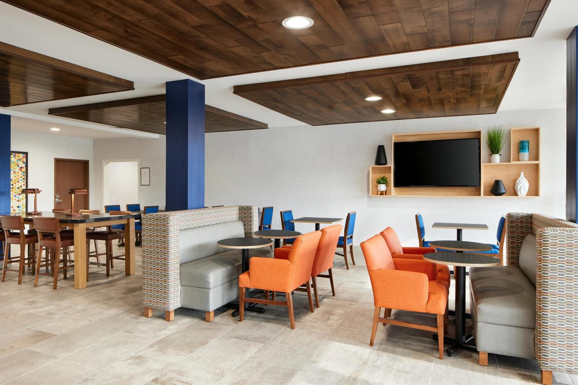 Holiday Inn Express Hotel & Suites Salem by IHG gallery photo in Salem, VA — image 12