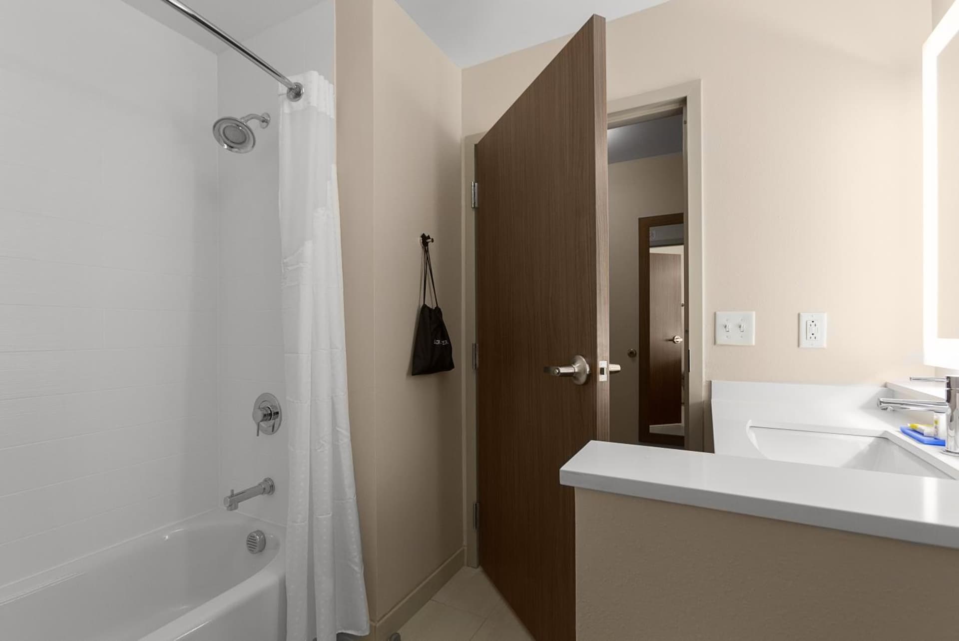 Holiday Inn Express & Suites - Fayetteville South by IHG gallery photo in Fayetteville, NC — image 15