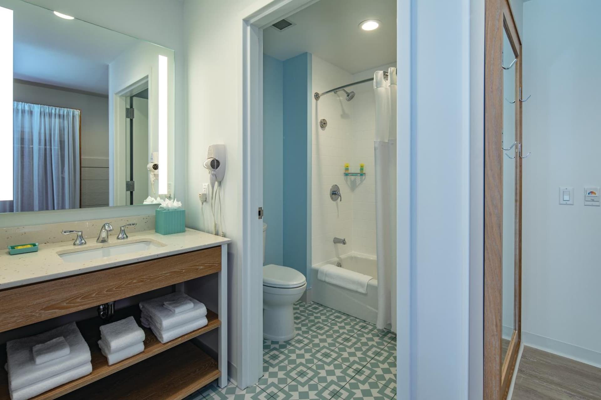 Universal’s Endless Summer Resort – Dockside Inn and Suites gallery photo in Orlando, FL — image 7