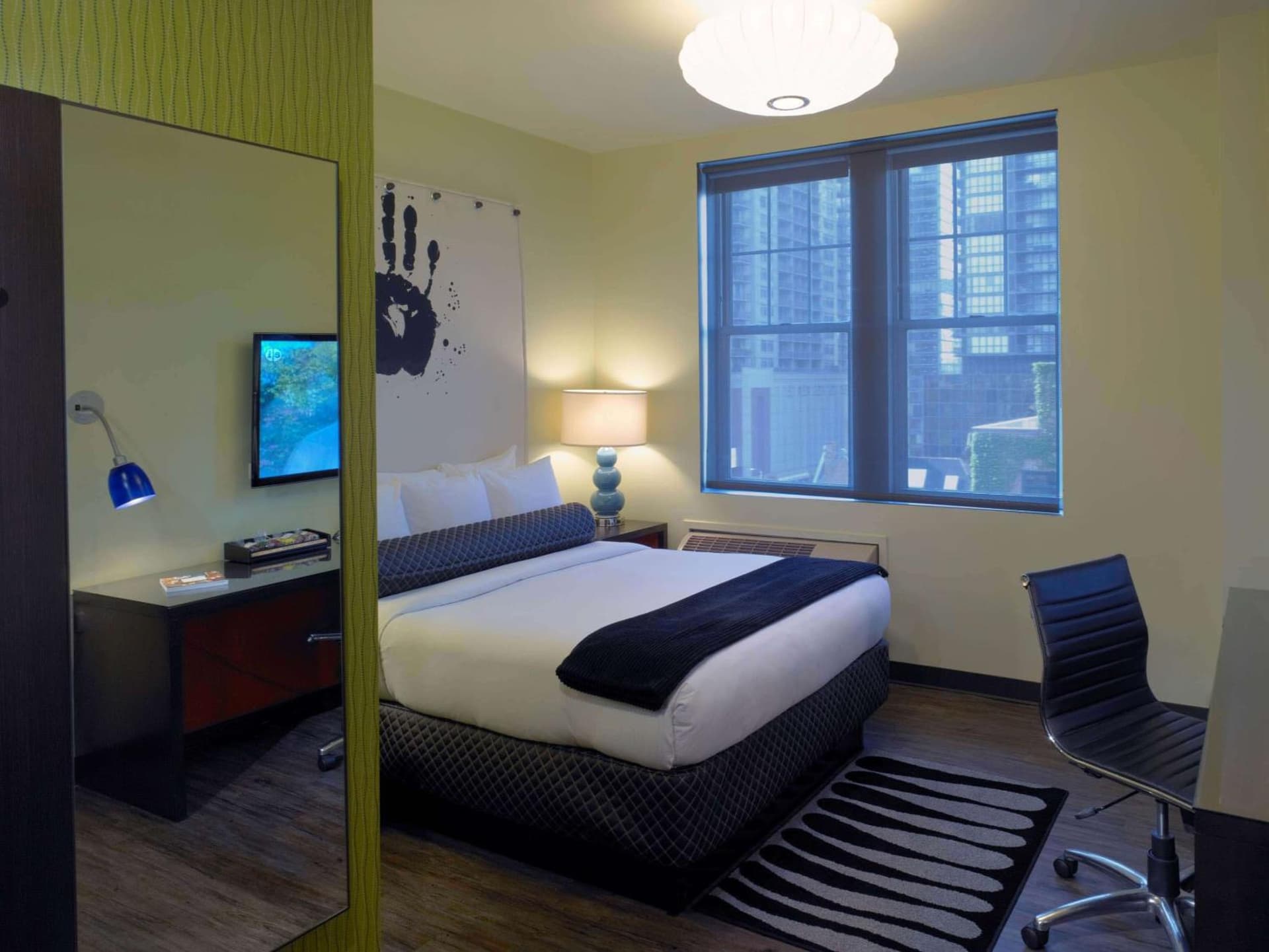 ACME Hotel Chicago, Outset Collection by Hilton property views in Chicago, IL — gallery photo 3