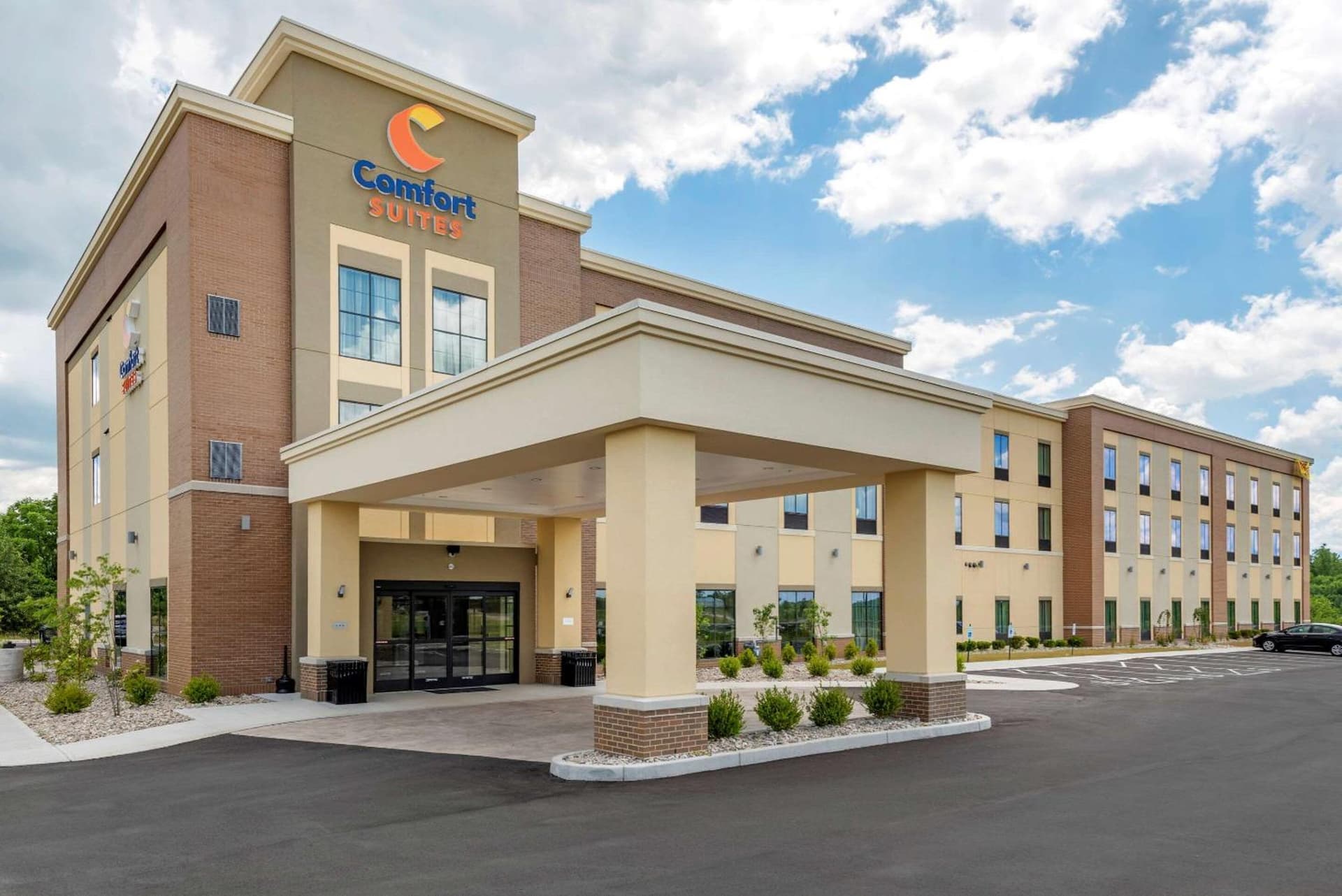 Comfort Suites Dry Ridge featured exterior or lobby in Dry Ridge, KY — similar hotel