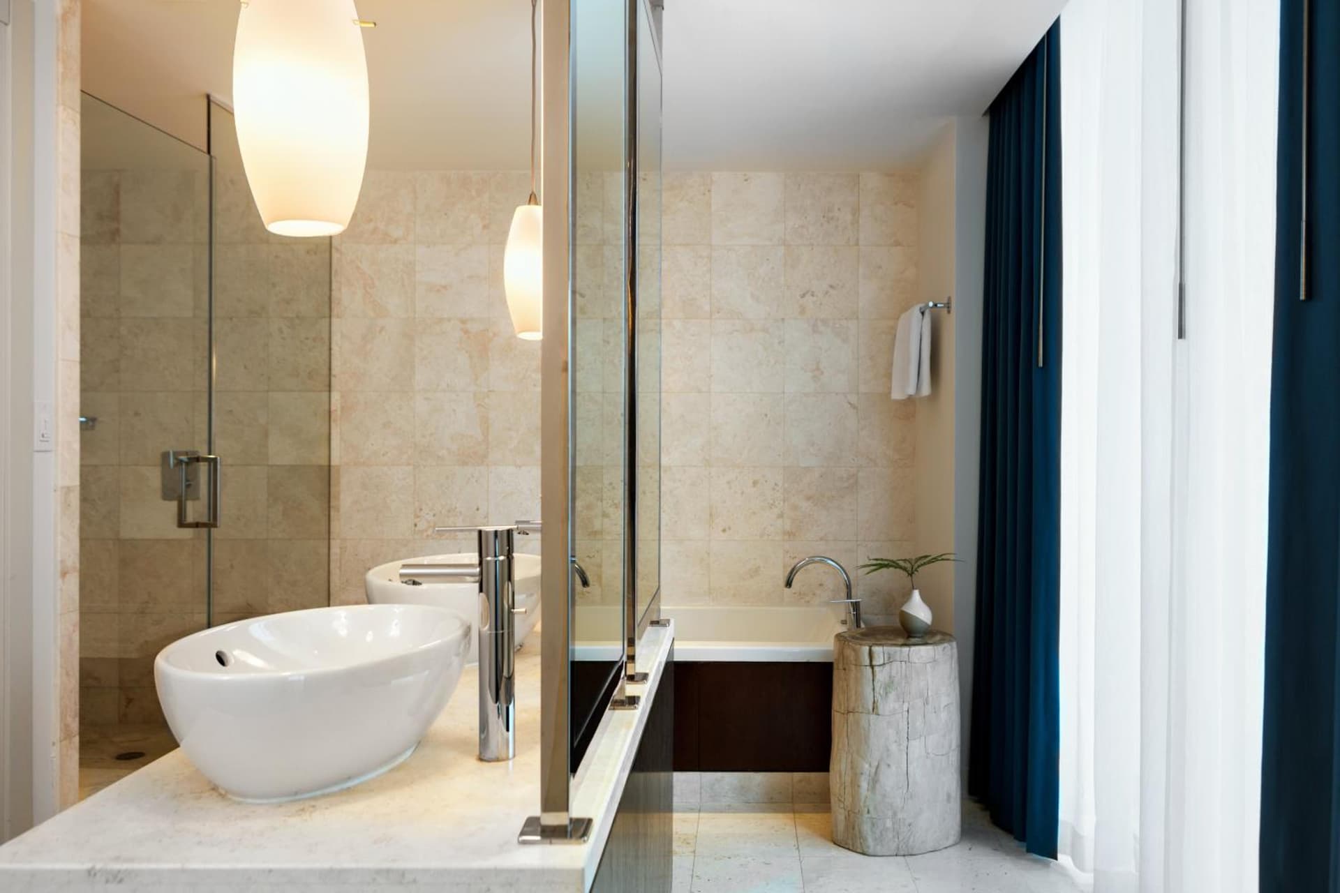 Kimpton EPIC Hotel by IHG property views in Miami, FL — gallery photo 3