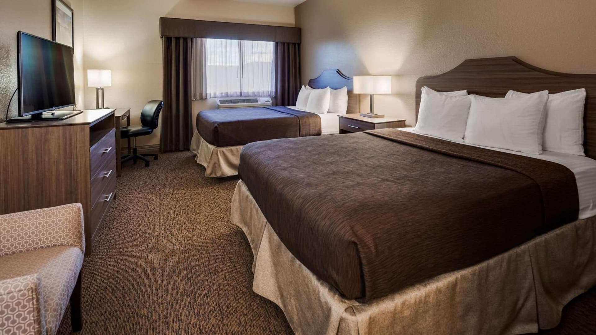 Best Western El-Quartelejo Inn & Suites property views in Scott City, KS — gallery photo 3