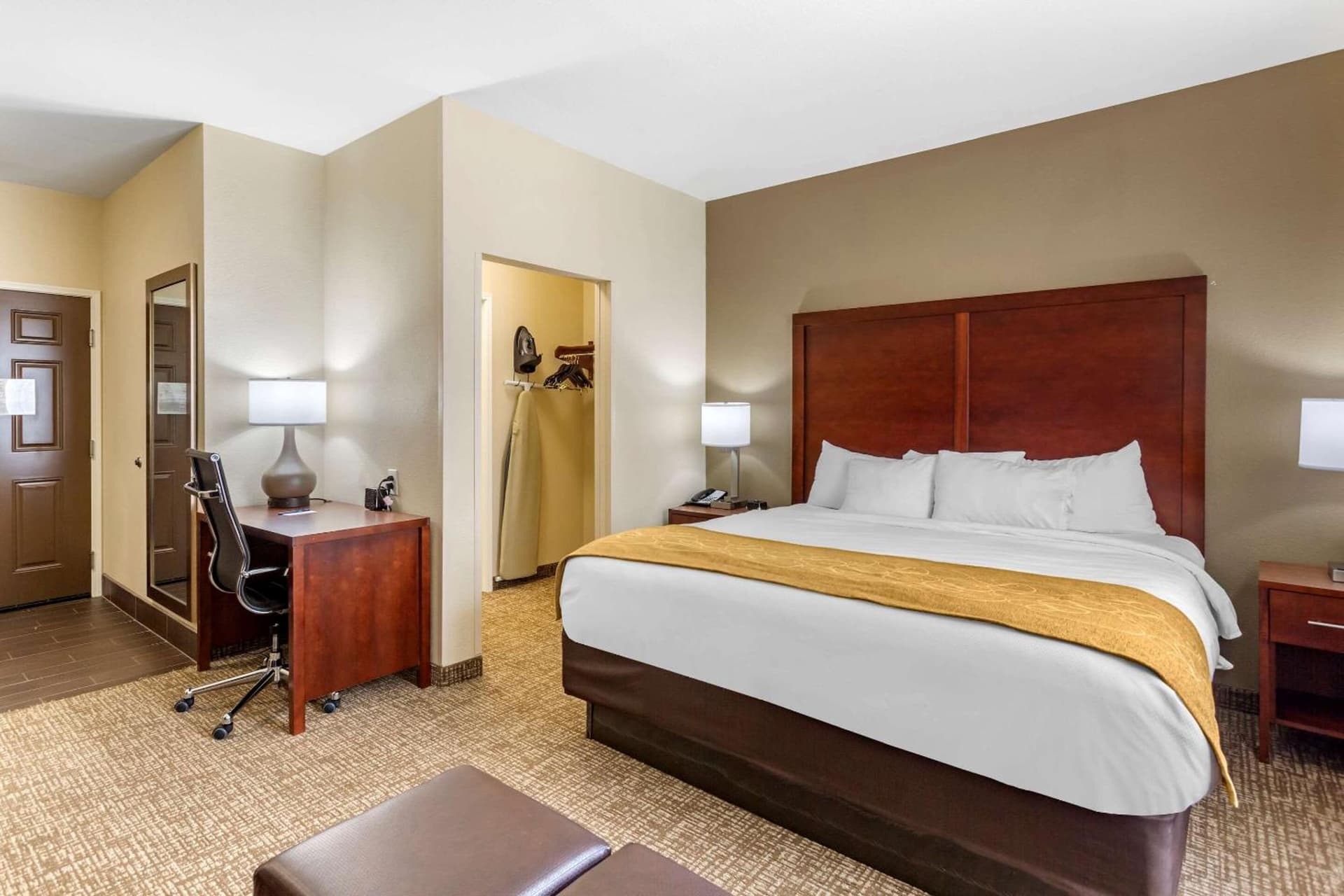 Comfort Suites Clarksville near Governors Square Mall gallery photo in Clarksville, TN — image 12