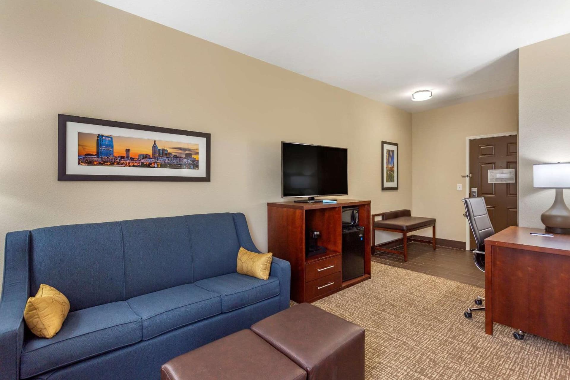 Comfort Suites Clarksville near Governors Square Mall interior in Clarksville, TN — gallery photo 2