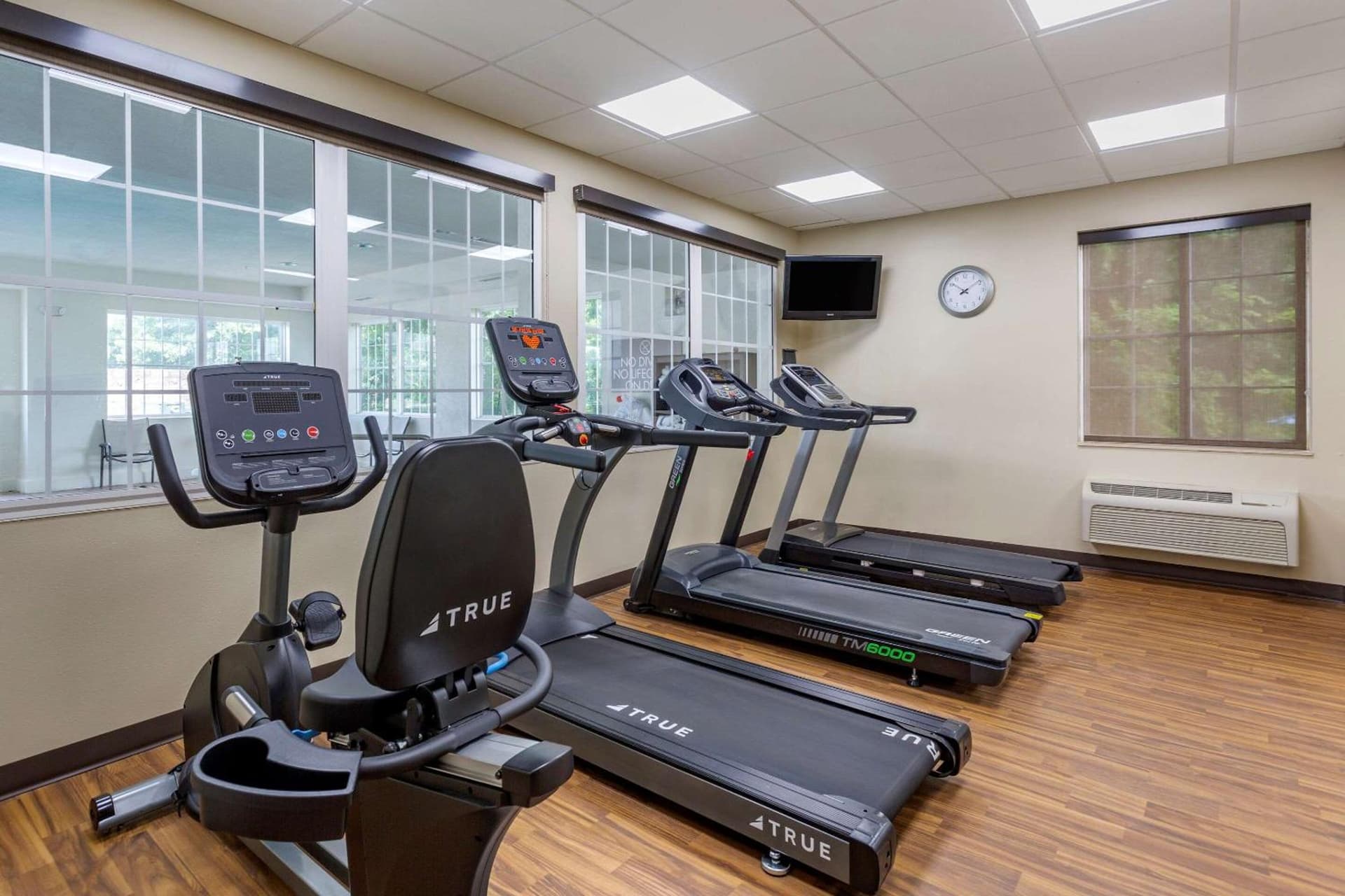 Comfort Suites Clarksville near Governors Square Mall gallery photo in Clarksville, TN — image 29