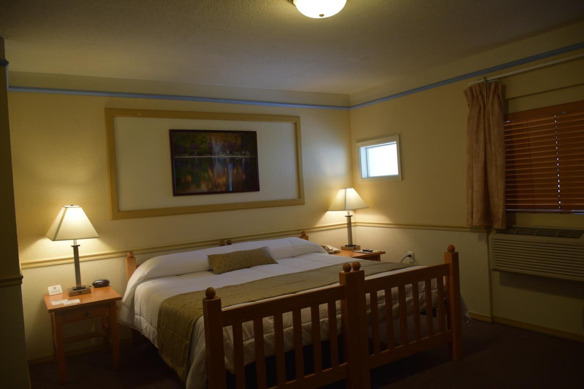 Wonder Valley Ranch Resort interior in Pine Flat Lake — gallery photo 2