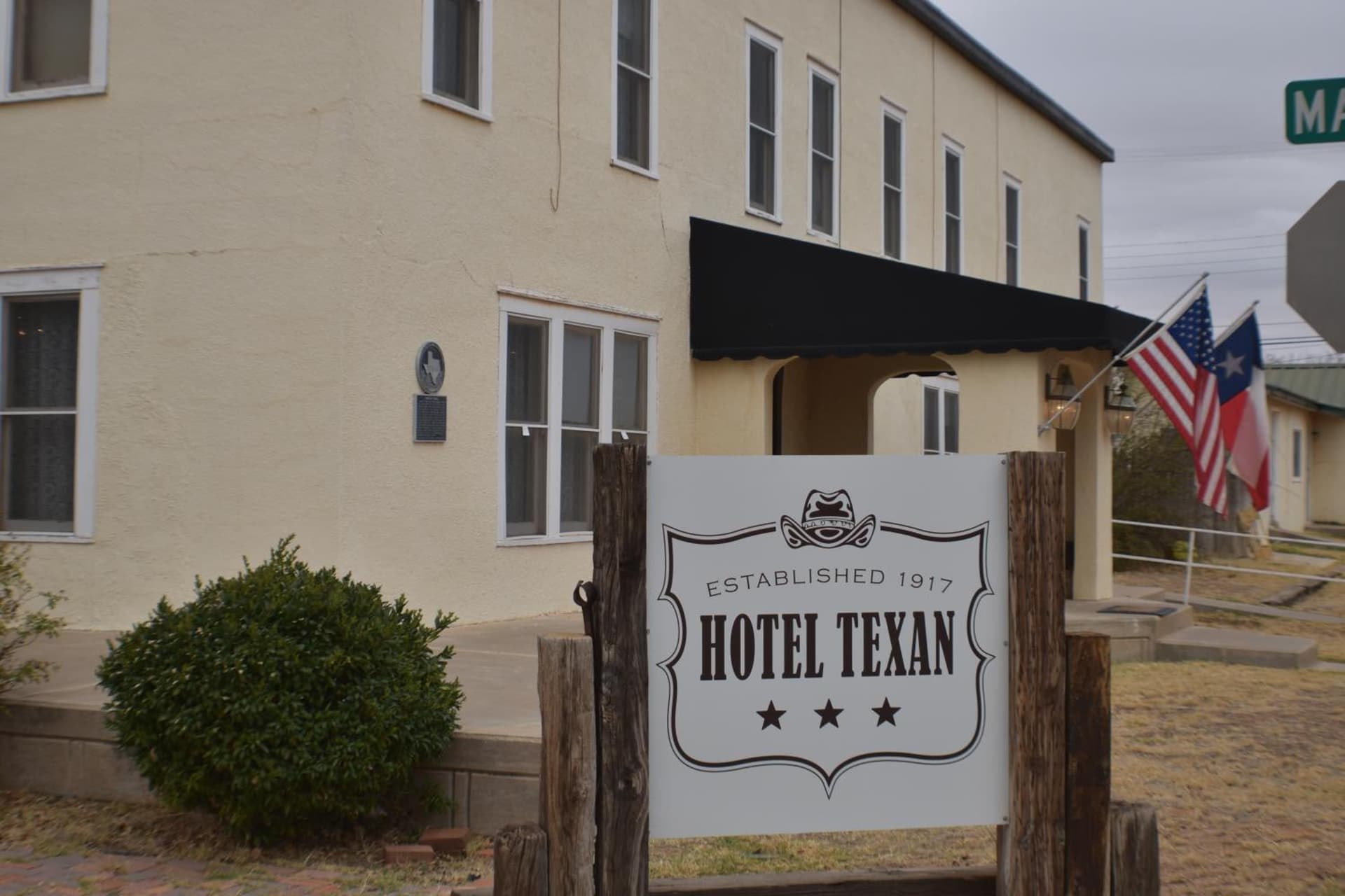 The Hotel Texan property views in Seagraves, TX — gallery photo 3