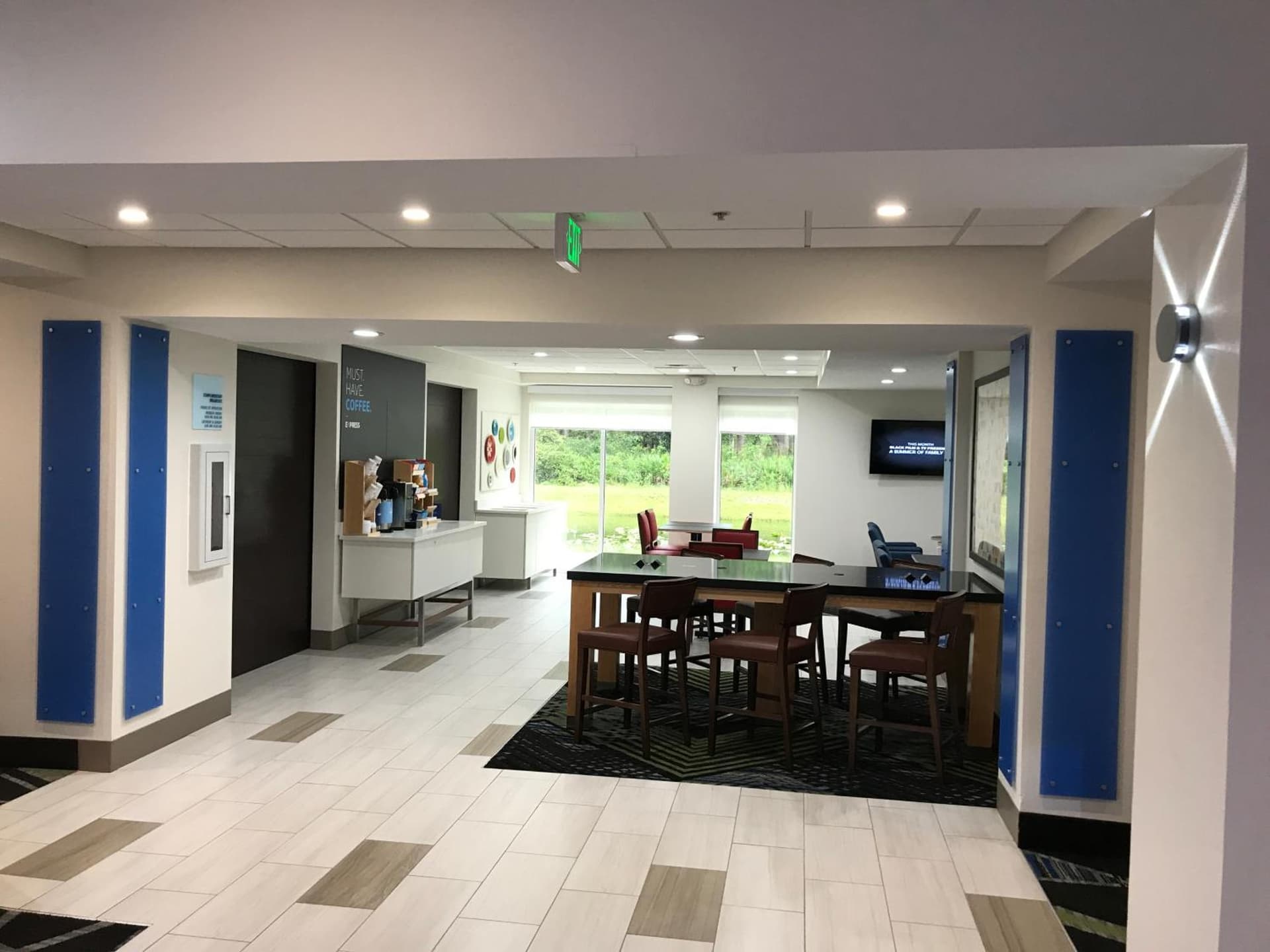 Holiday Inn Express & Suites. by IHG interior in Fleming Island, FL — gallery photo 2