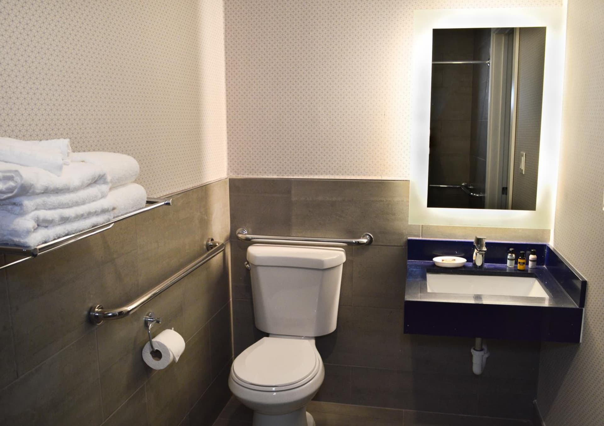 Best Western Plus Ft Lauderdale Hollywood Airport Hotel gallery photo in Hollywood, FL — image 28