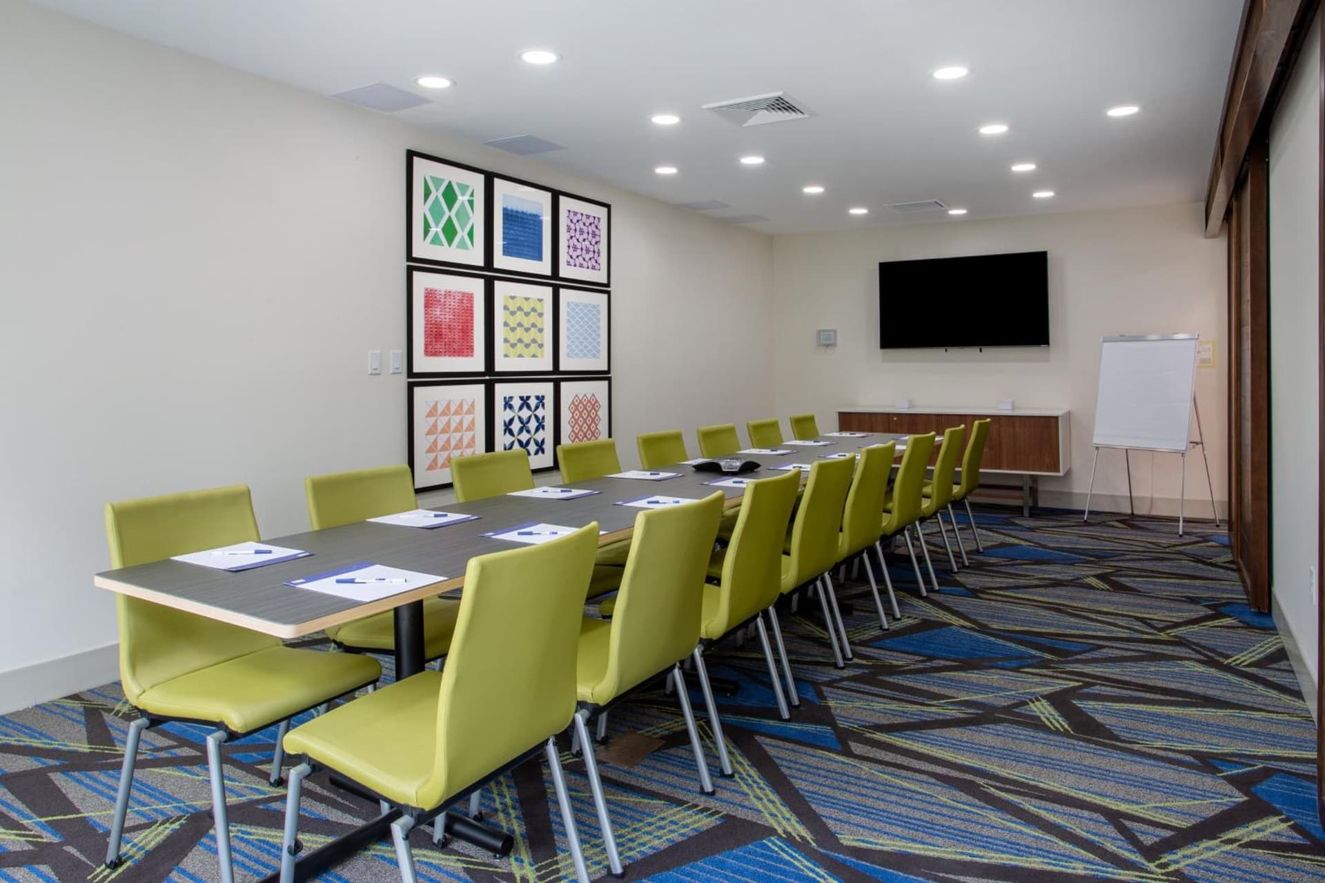 Holiday Inn Express & Suites - Deland South by IHG gallery photo in DeLand, FL — image 6