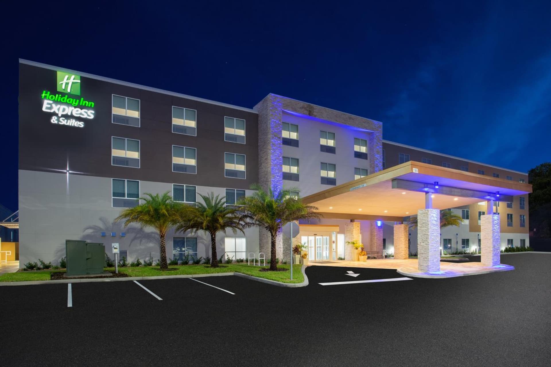 Holiday Inn Express & Suites - Deland South by IHG property views in DeLand, FL — gallery photo 3