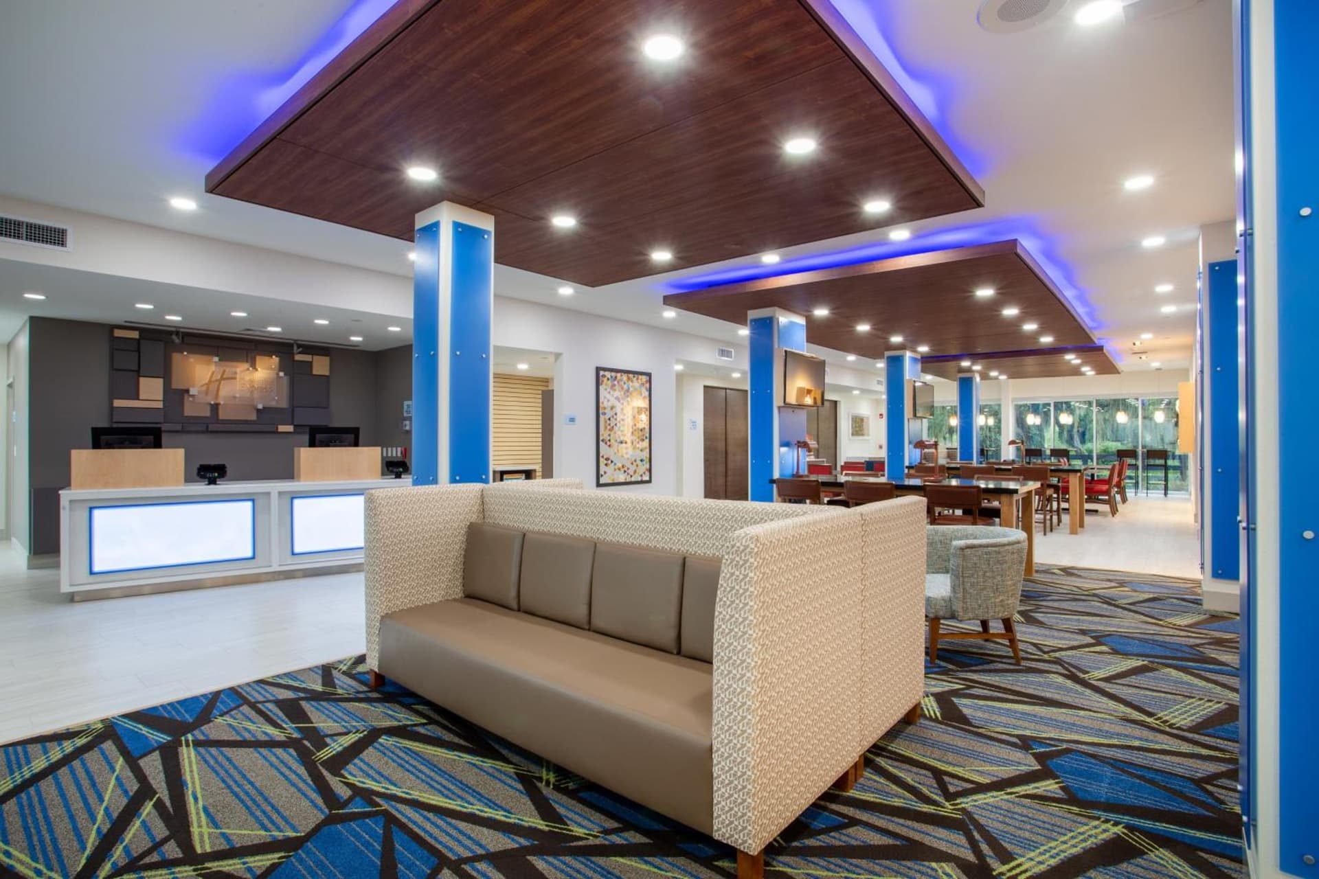 Holiday Inn Express & Suites - Deland South by IHG gallery photo in DeLand, FL — image 7