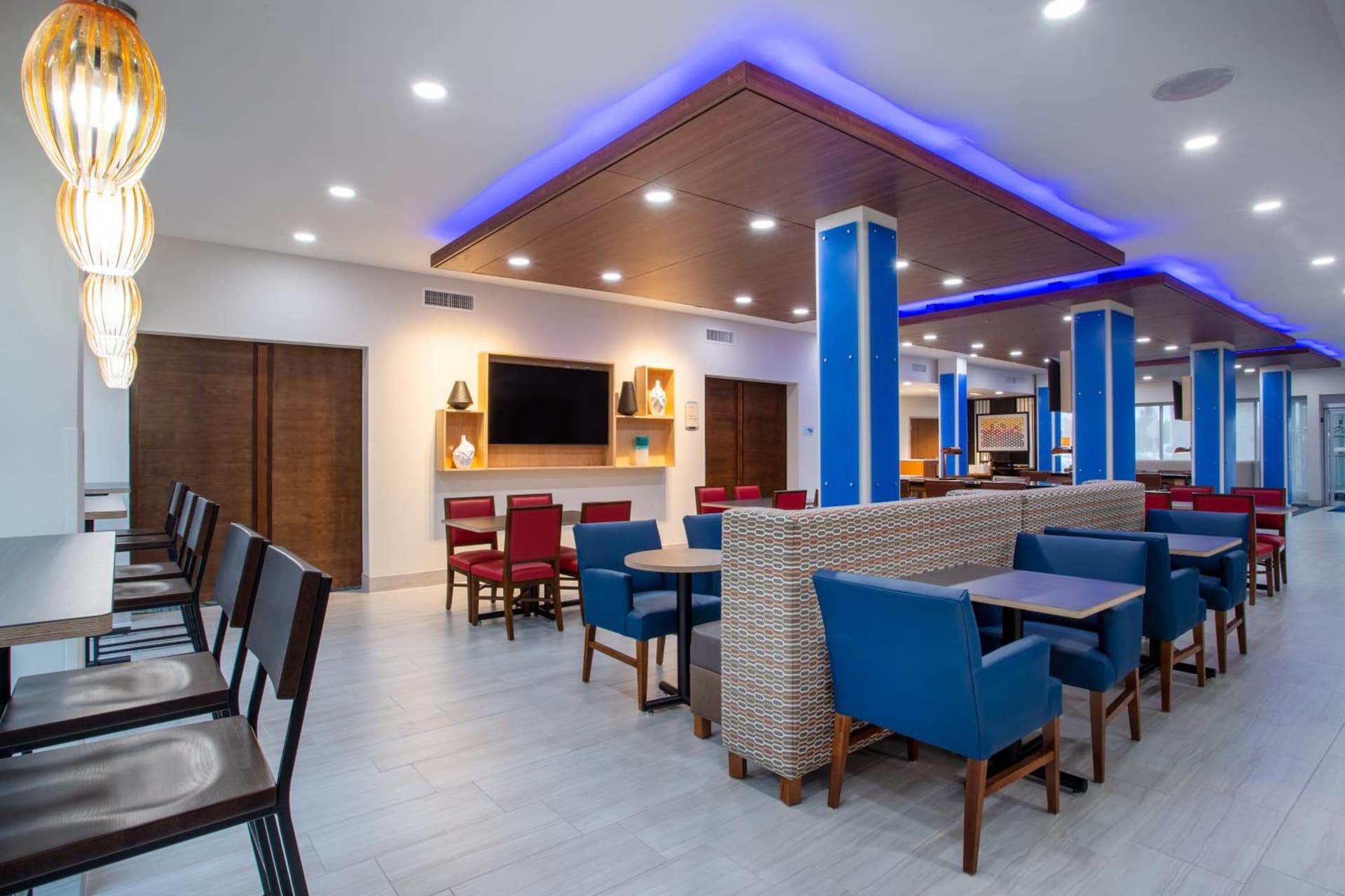 Holiday Inn Express & Suites - Deland South by IHG gallery photo in DeLand, FL — image 29