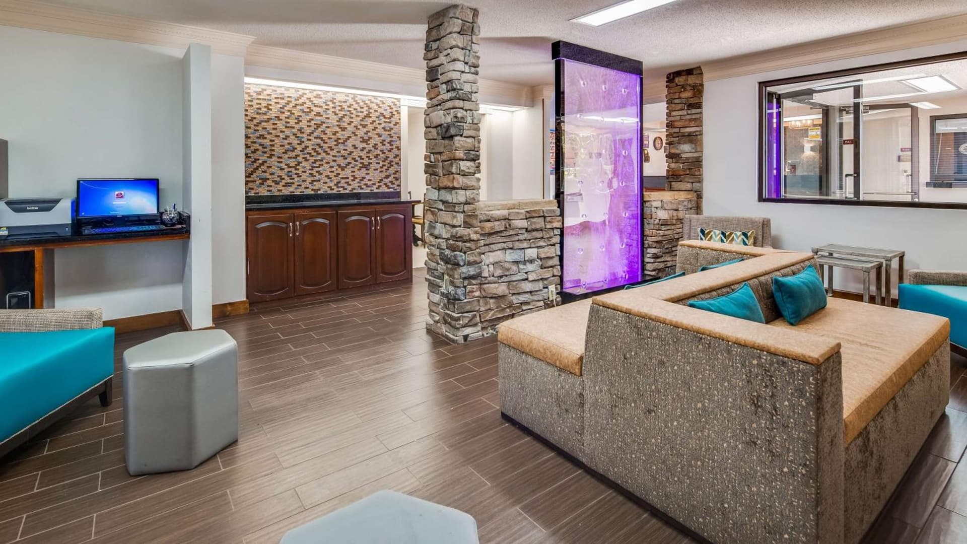 Best Western Inn & Suites of Macon property views in Macon, GA — gallery photo 3