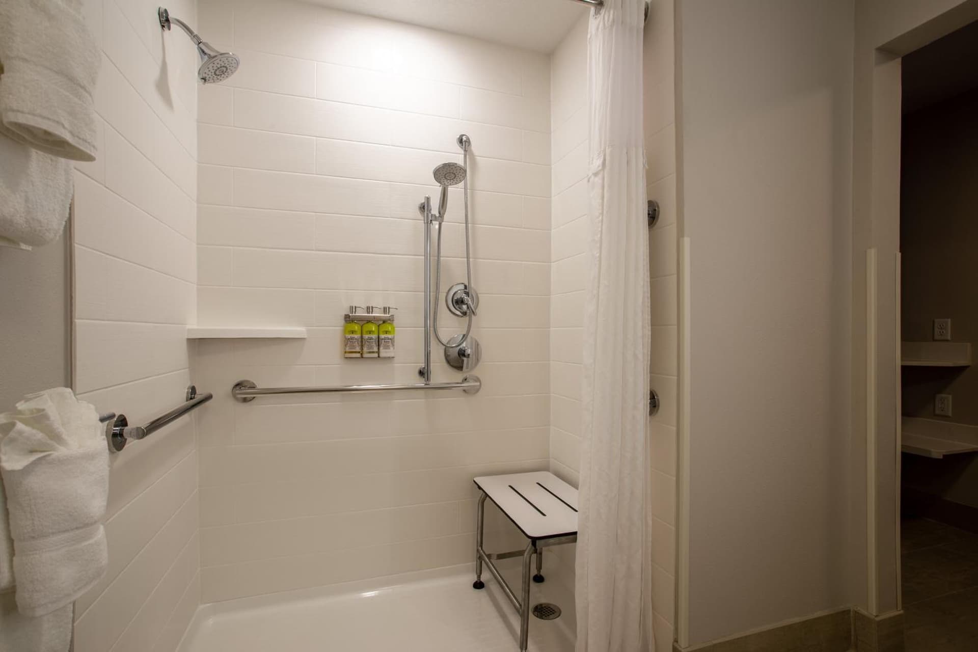 Holiday Inn Express & Suites - Deland South by IHG gallery photo in DeLand, FL — image 28