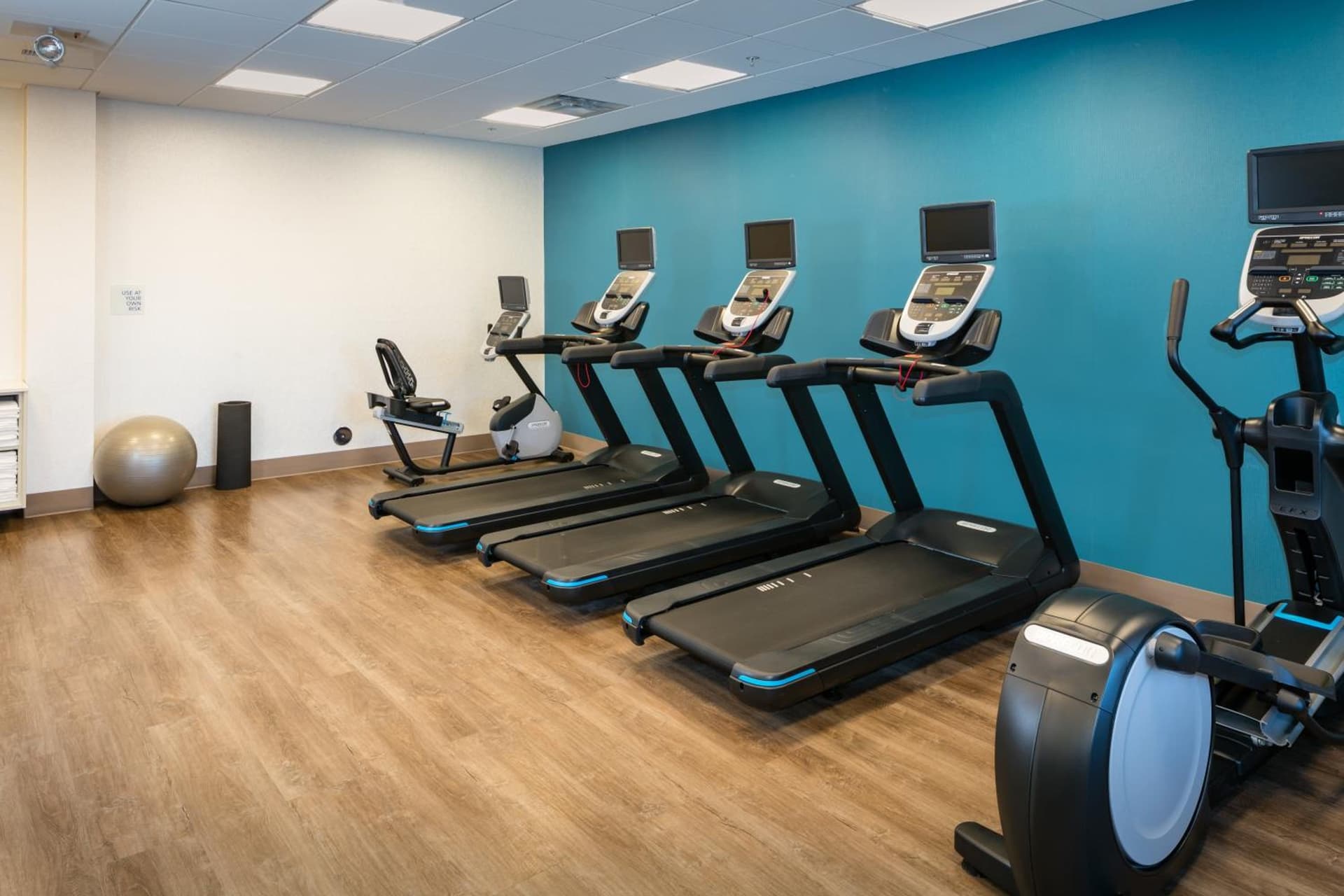 Holiday Inn Express & Suites - Bend South by IHG gallery photo in Bend, OR — image 6